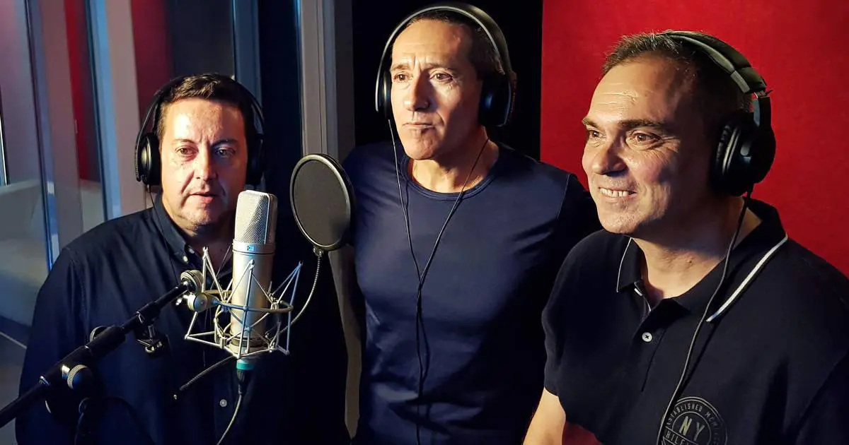 Antoni Daimiel, Sixto Miguel Serrano y Jorge Quiroga en una grabación de NBA 2K