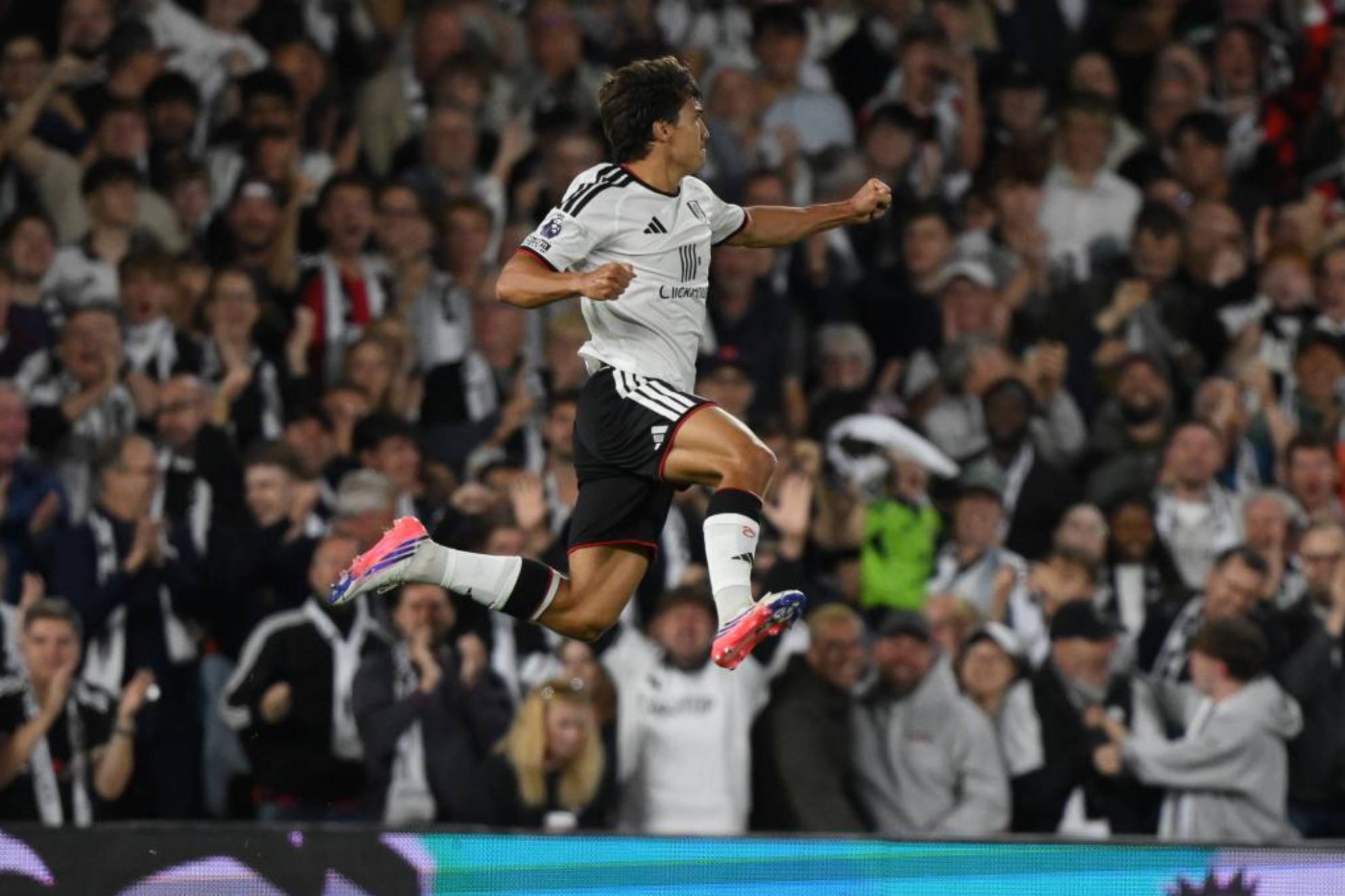 Gonzalo García celebra un gol con el Fulham