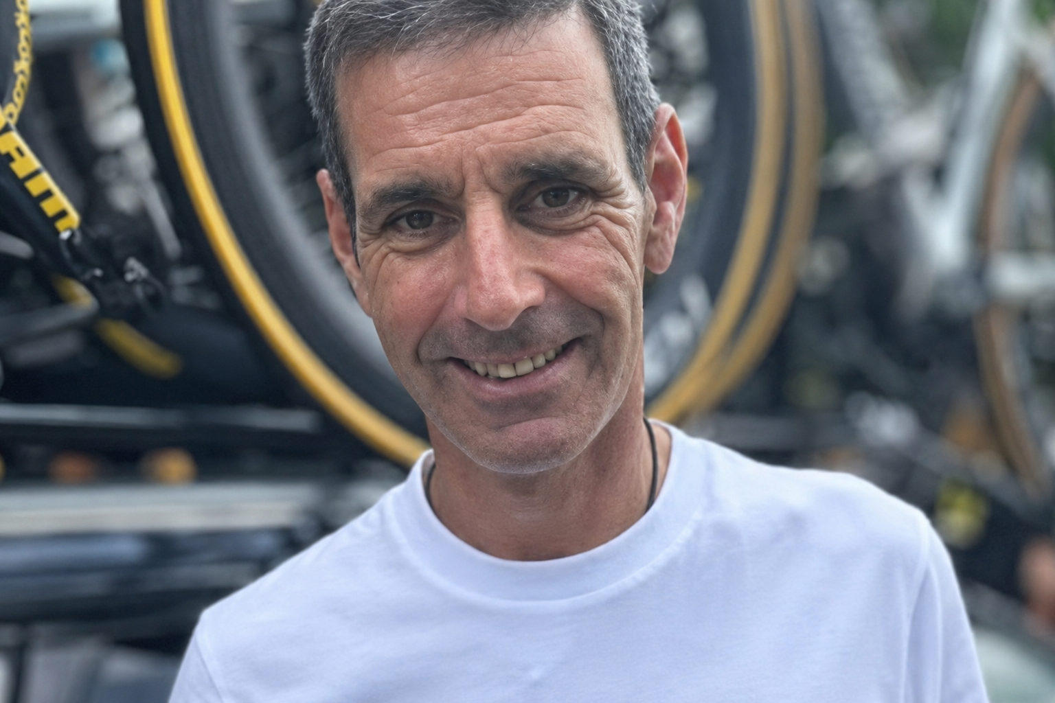 Patxi Vila, posando para MARCA en el Tour.