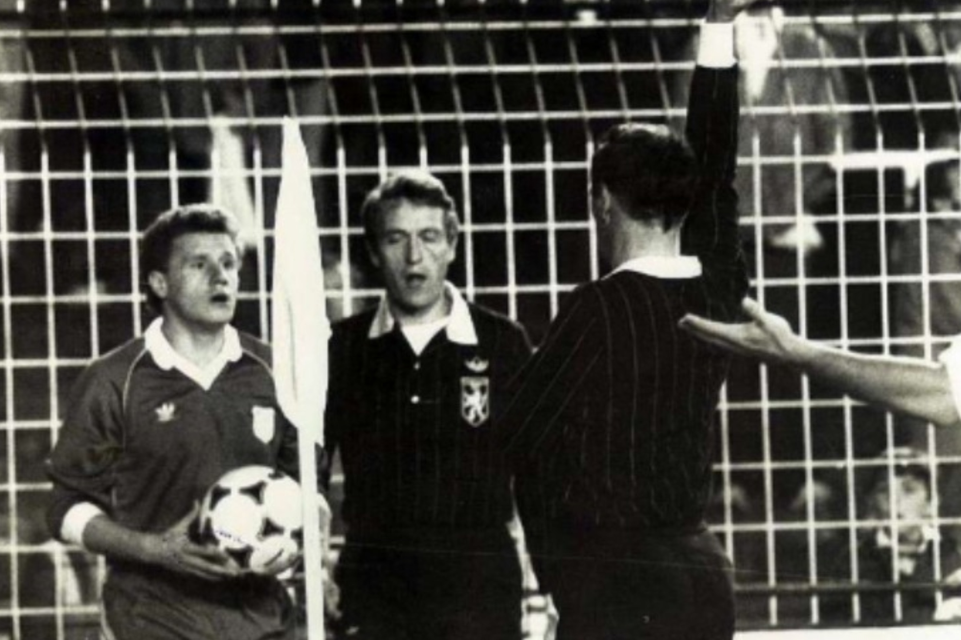 Desnica, en el momento de ser expulsado en el Bernabéu en un Madrid-Rijeka de la UEFA.
