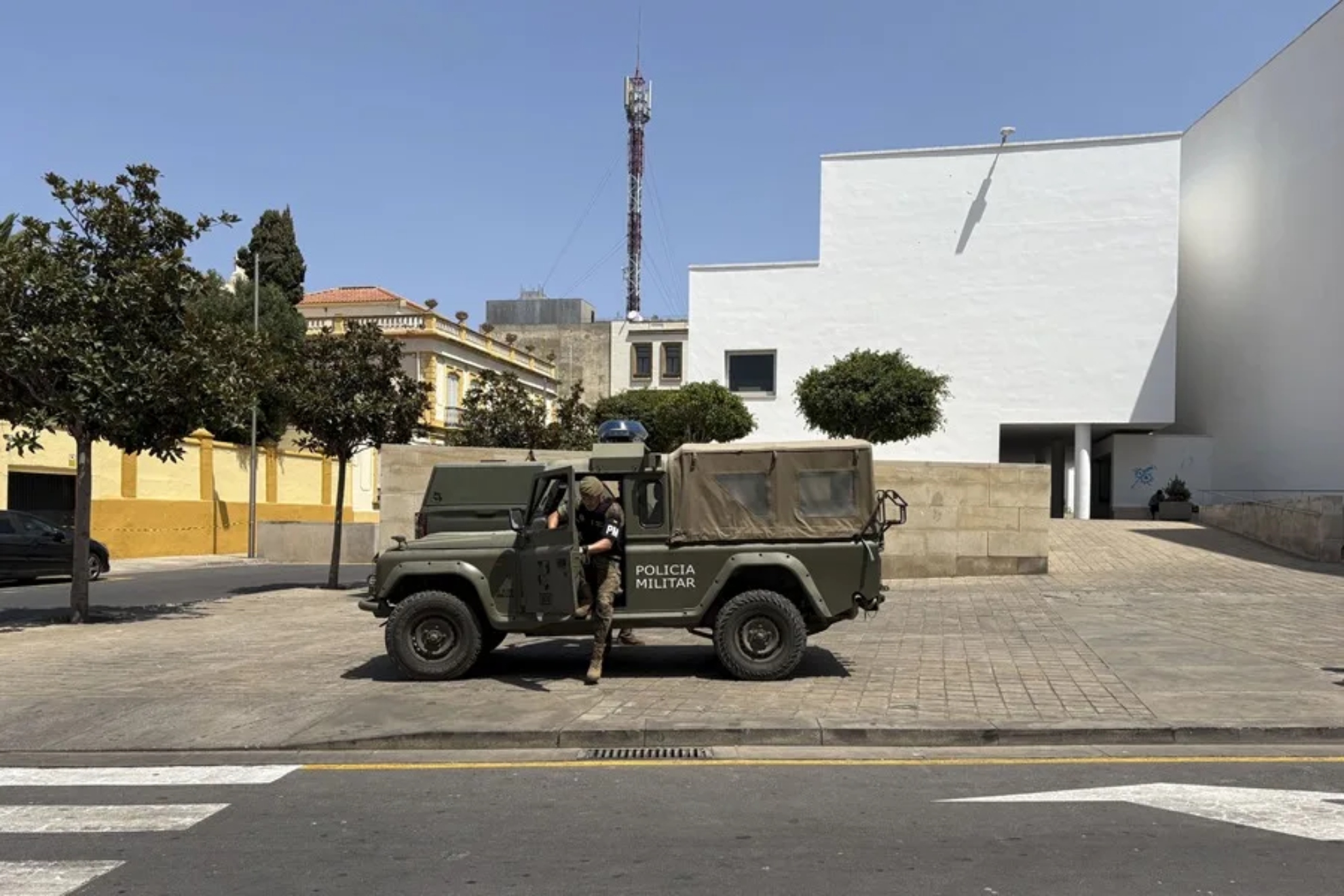 Imagen de recurso de un vehículo militar en Ceuta.