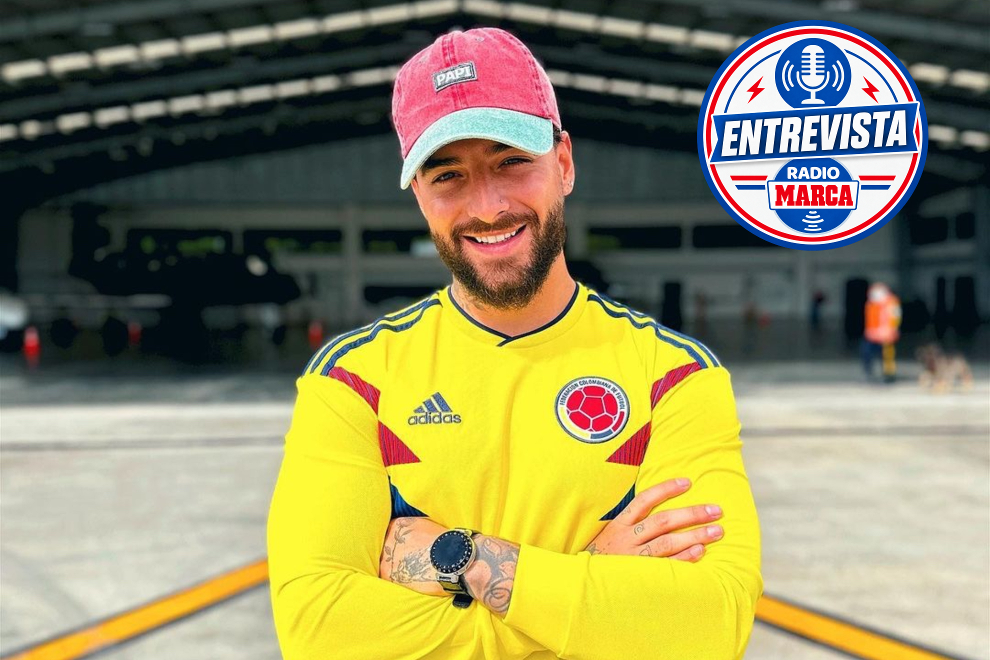 Maluma con la equipación de la selección de Colombia