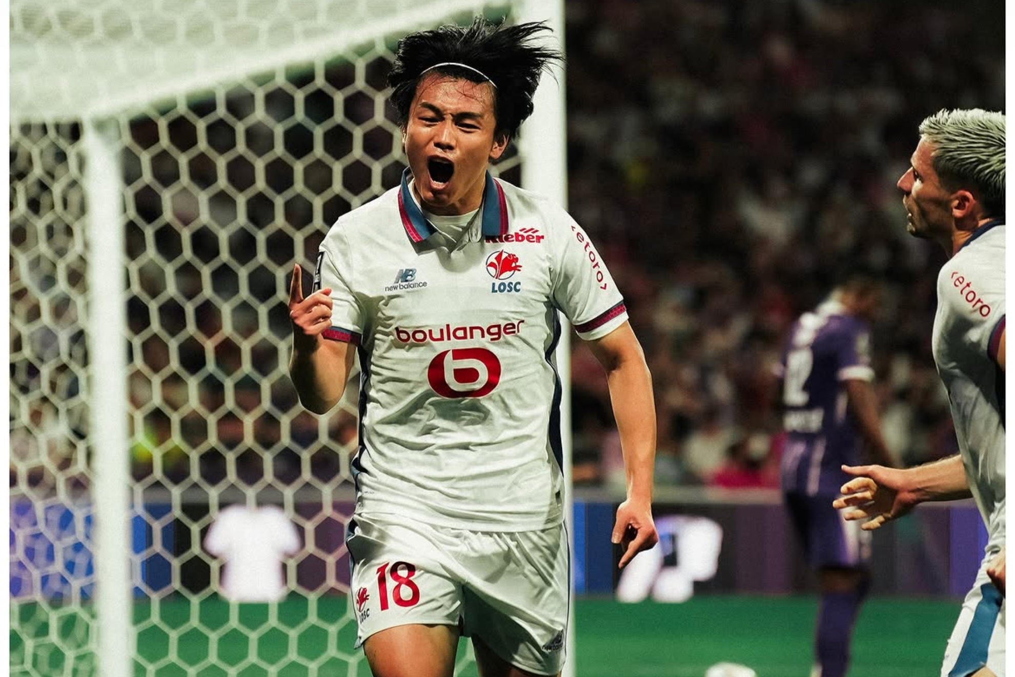 Ayase Ueda celebra su gol. LOSC LILLE
