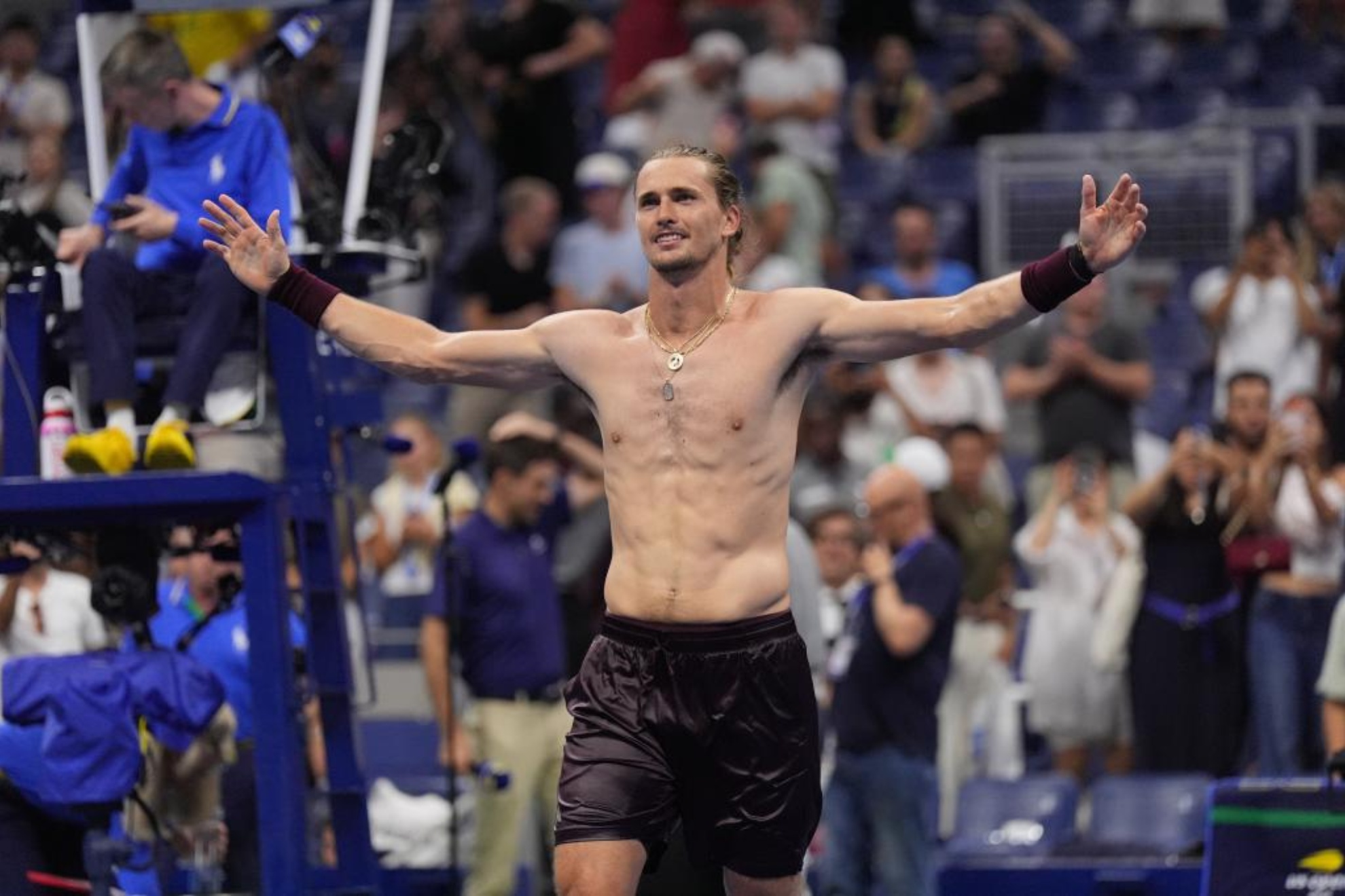 Zverev celebra su triunfo en el US Open LAPRESSE