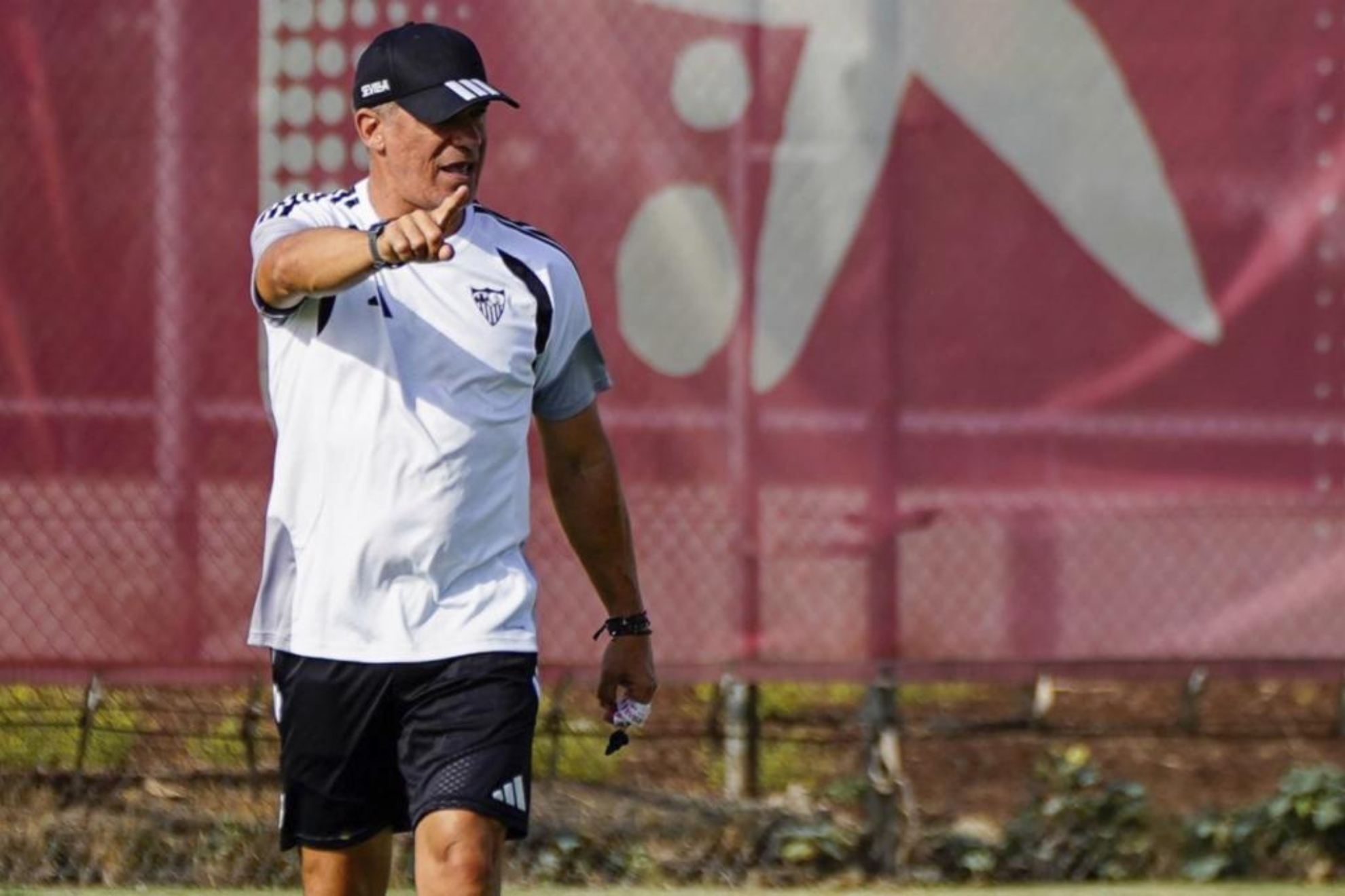 García Plaza, en un entrenamiento con el Sevilla. SEVILLA FC