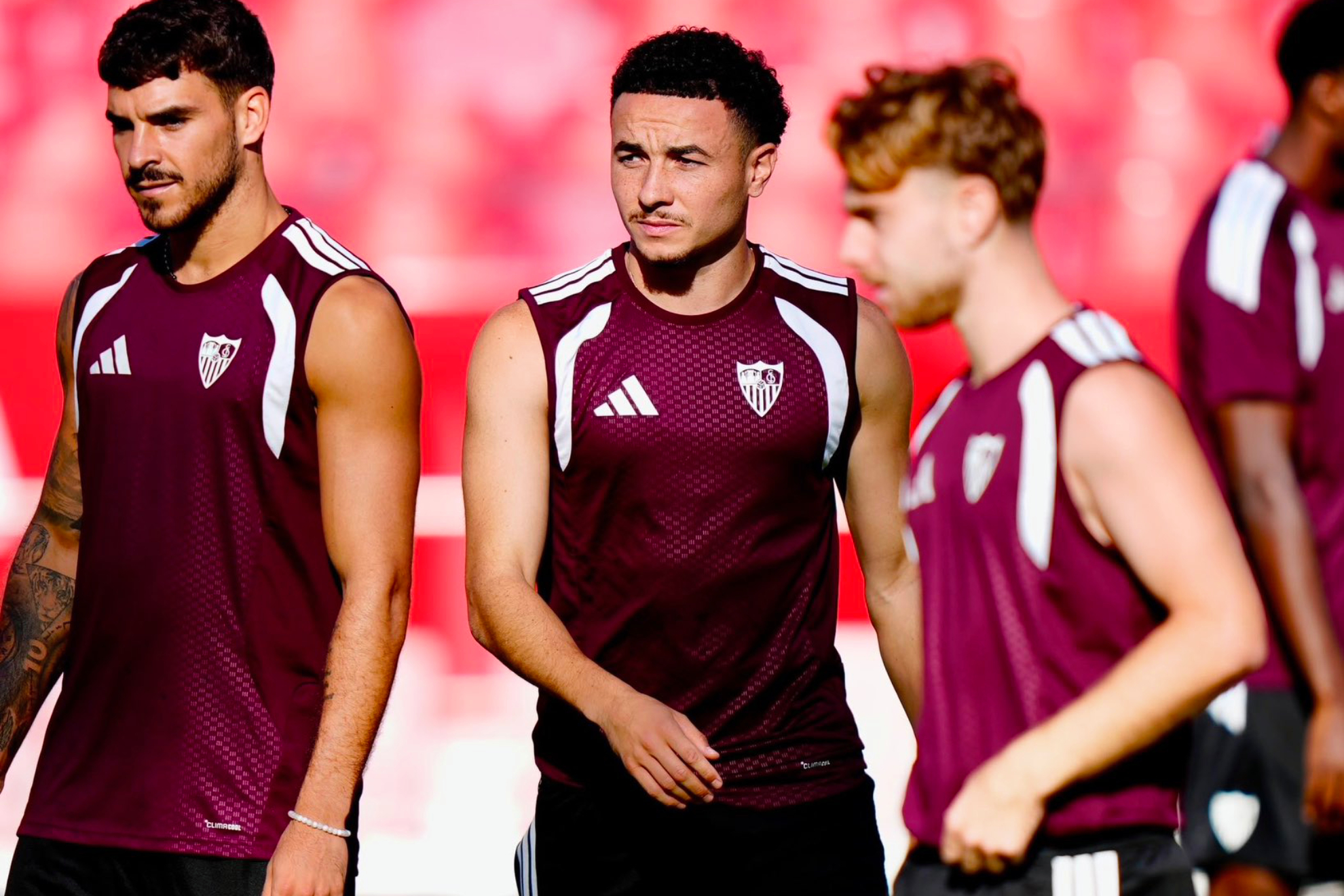 Isaac, Rubén Vargas y Peque, en un entrenamiento SEVILLA FC