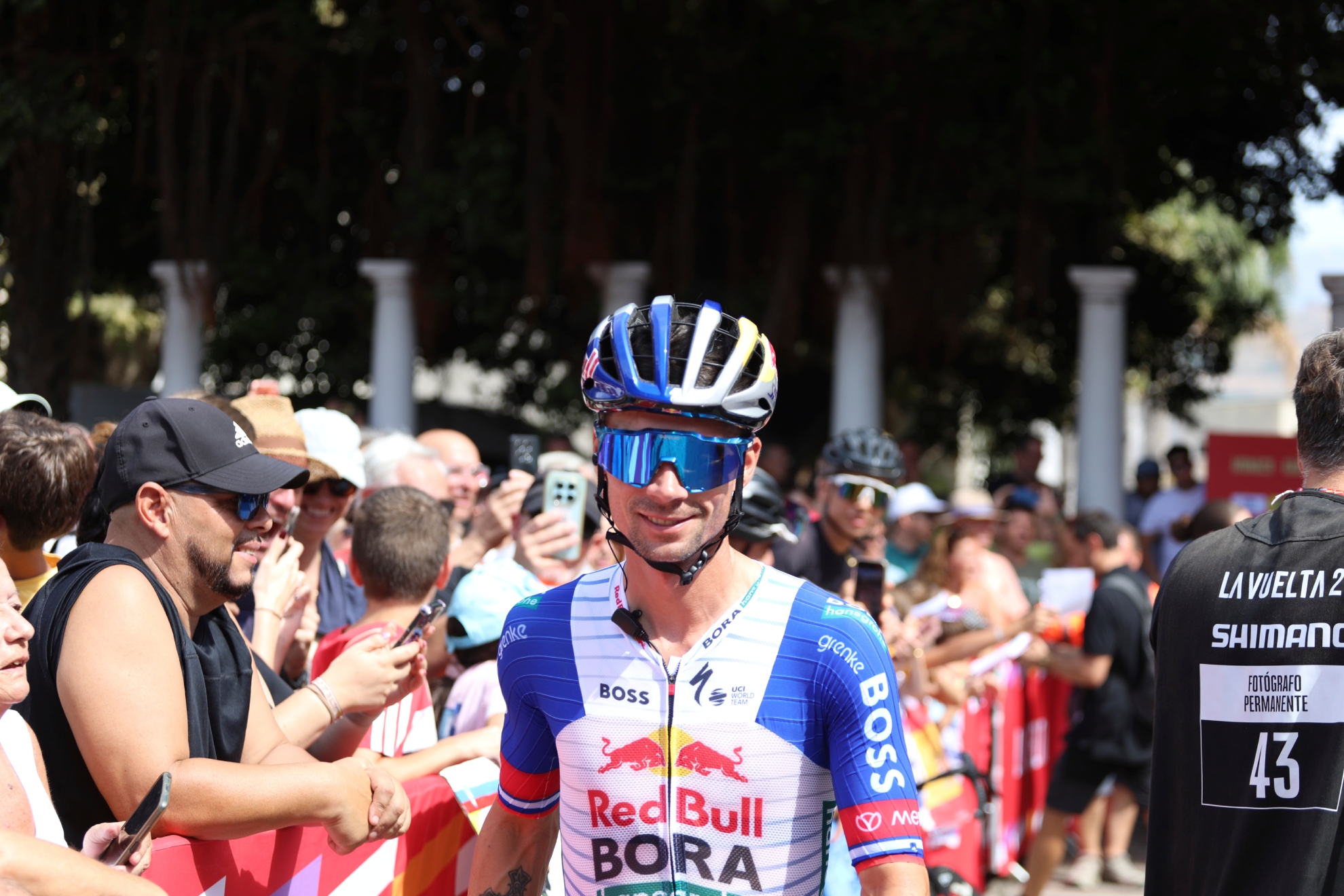 Roglic, en la salida de la etapa de este viernes. IRAIA CALVO