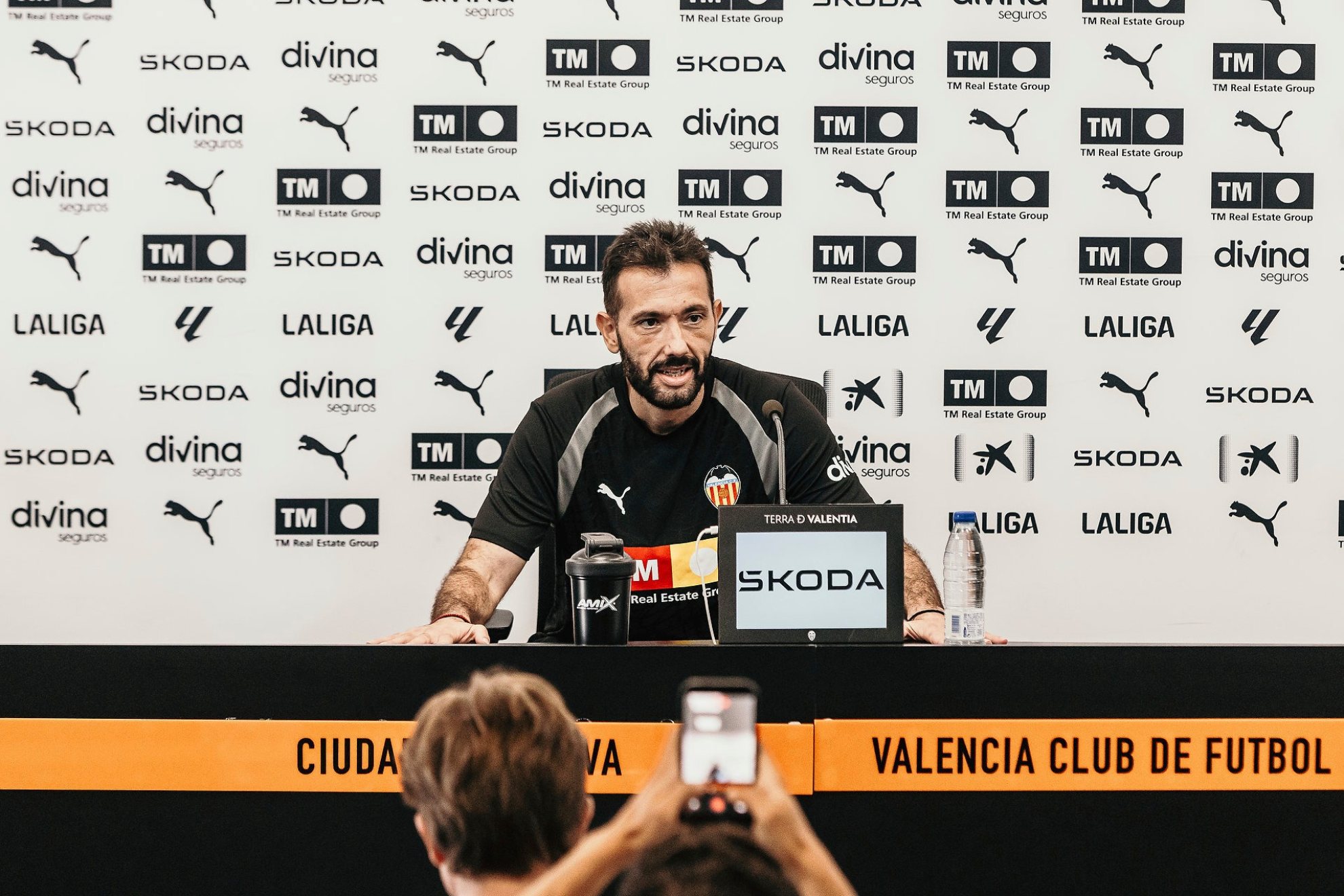 Rueda de prensa de Carlos Corberán, entrenador del Valencia. VALENCIA CF