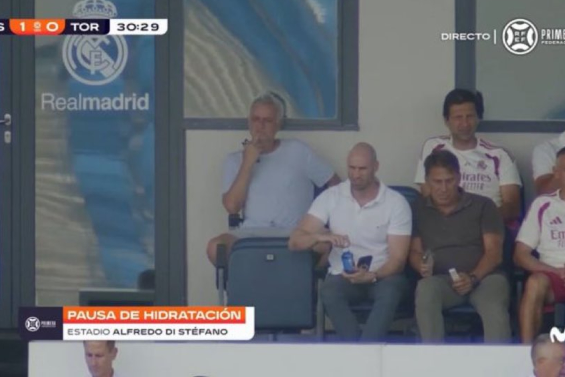 Mourinho, en el palco del Di Stéfano viendo al Castilla.