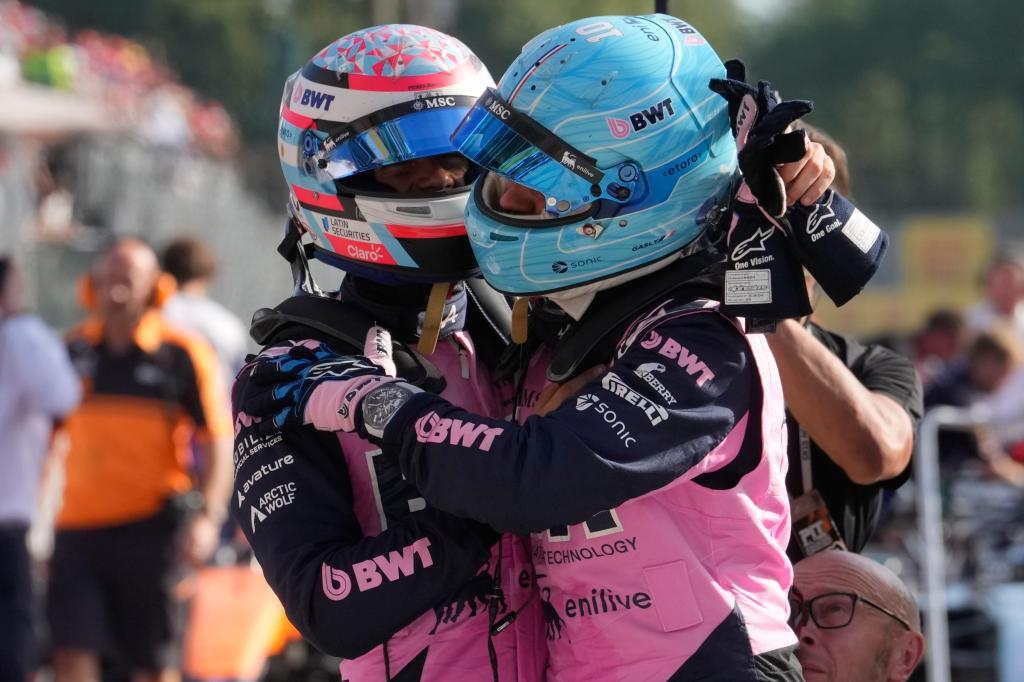 Gasly celebra con Colapinto.