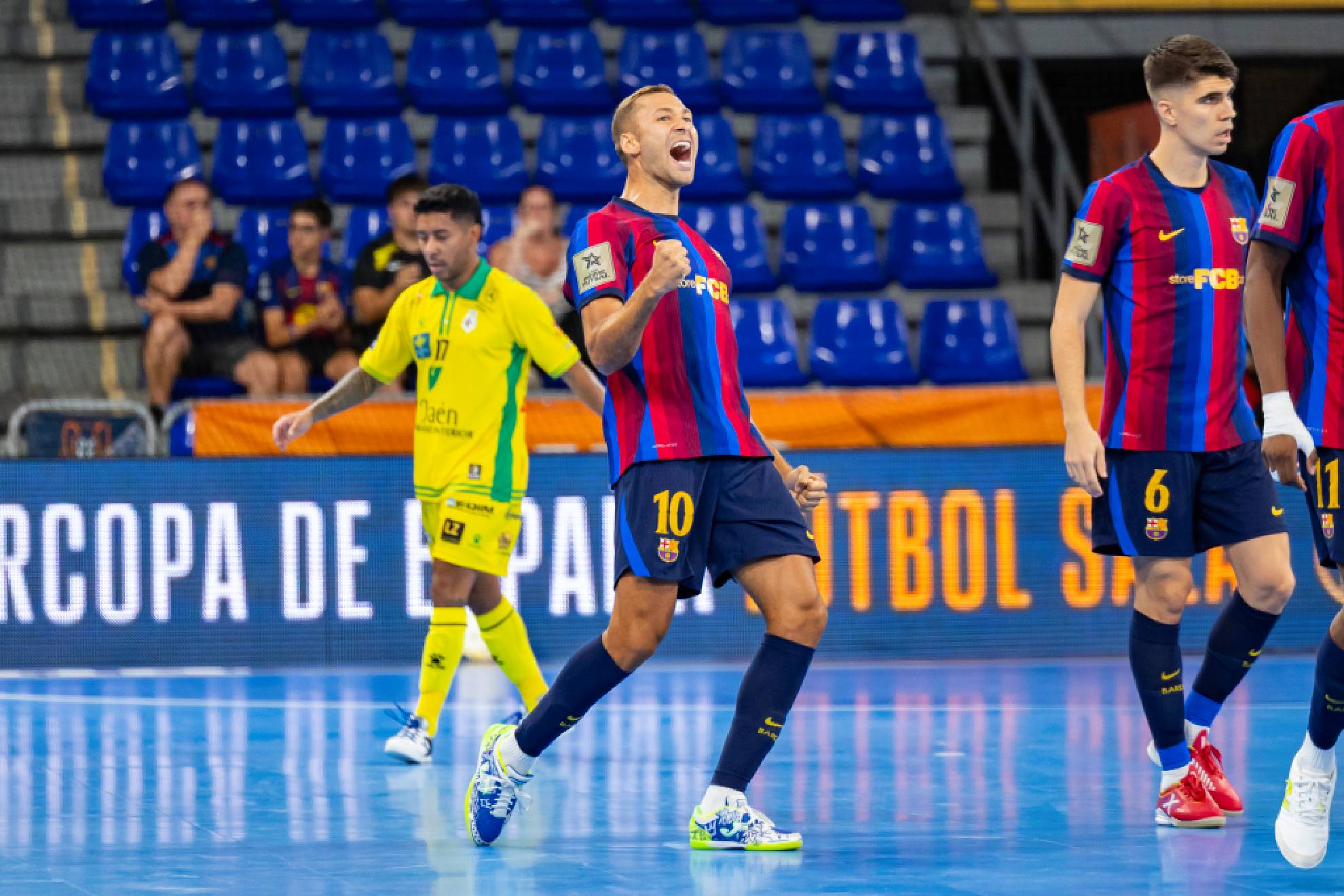Pito celebra el gol que igualaba el tanto inicial de Power RFEF
