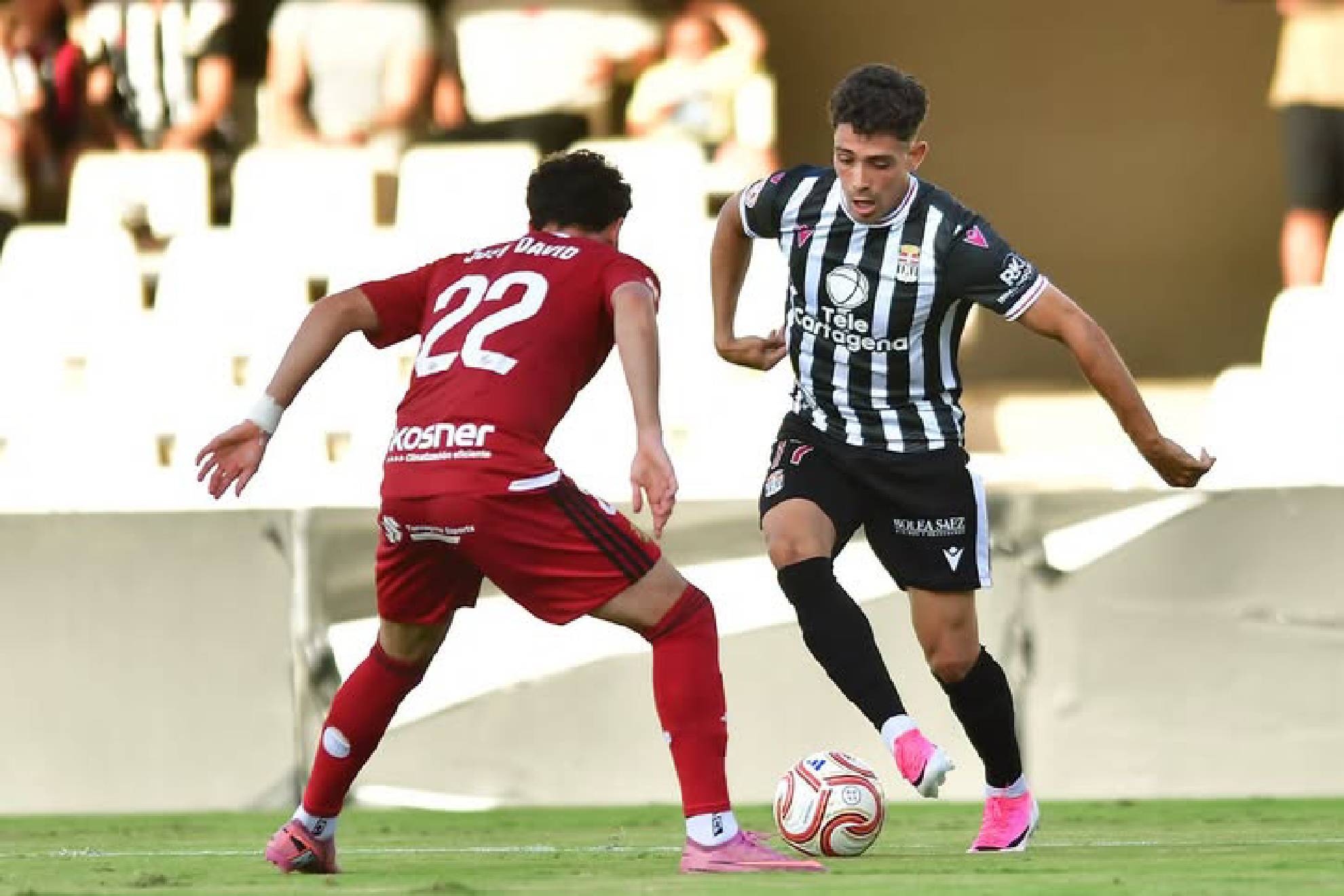 El Cartagena llevó el dominio del partido pero no encontró el camino del gol