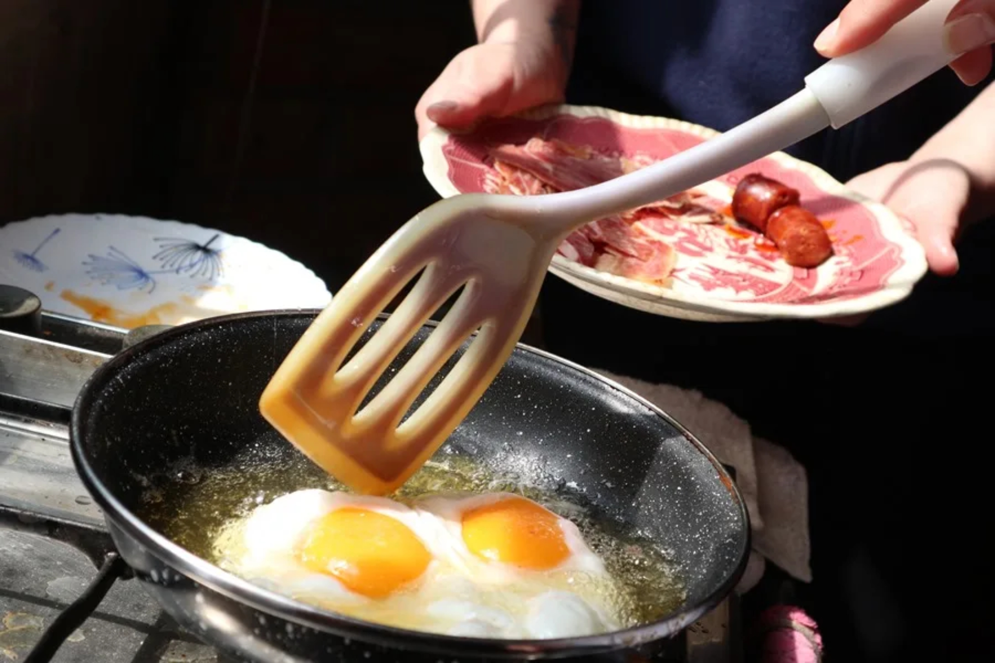 Huevos fritos haciendose EFE