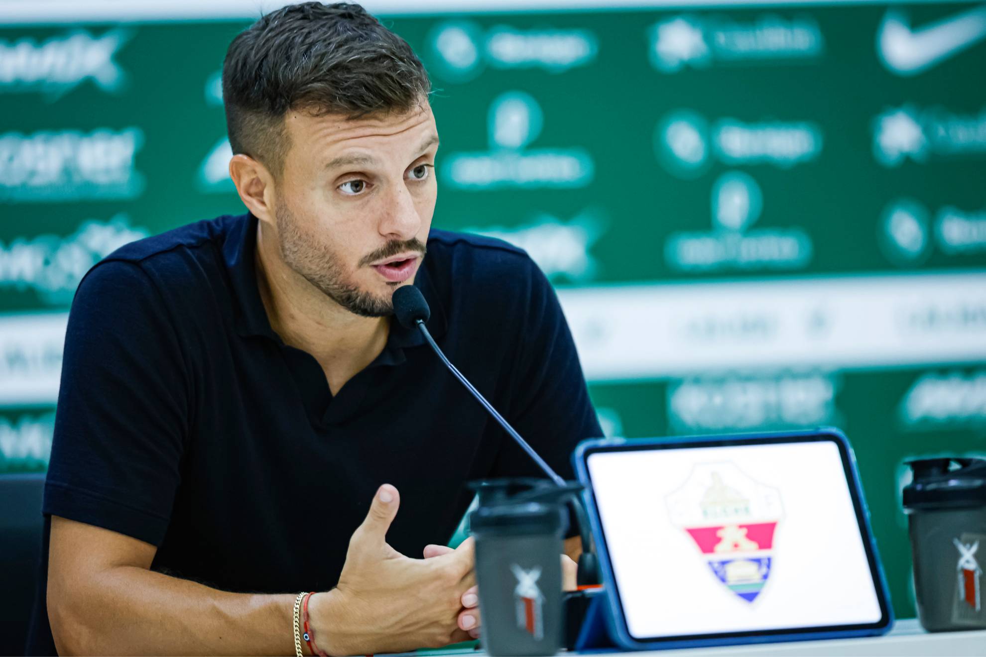 Martín Anselmi, en la rueda de prensa. ABEL F. ROS