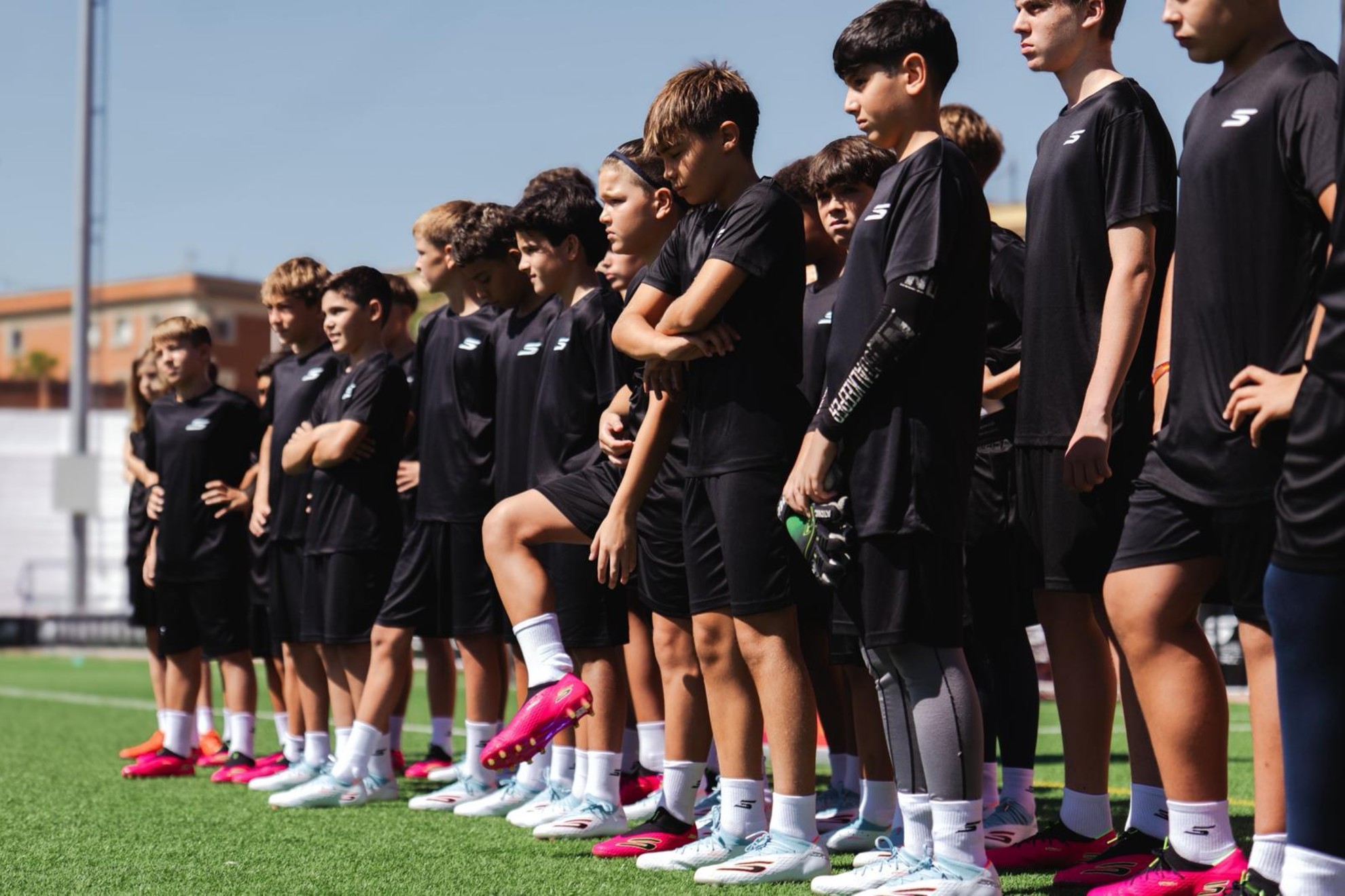 12 jóvenes, un sueño: vivir el fútbol profesional desde dentro