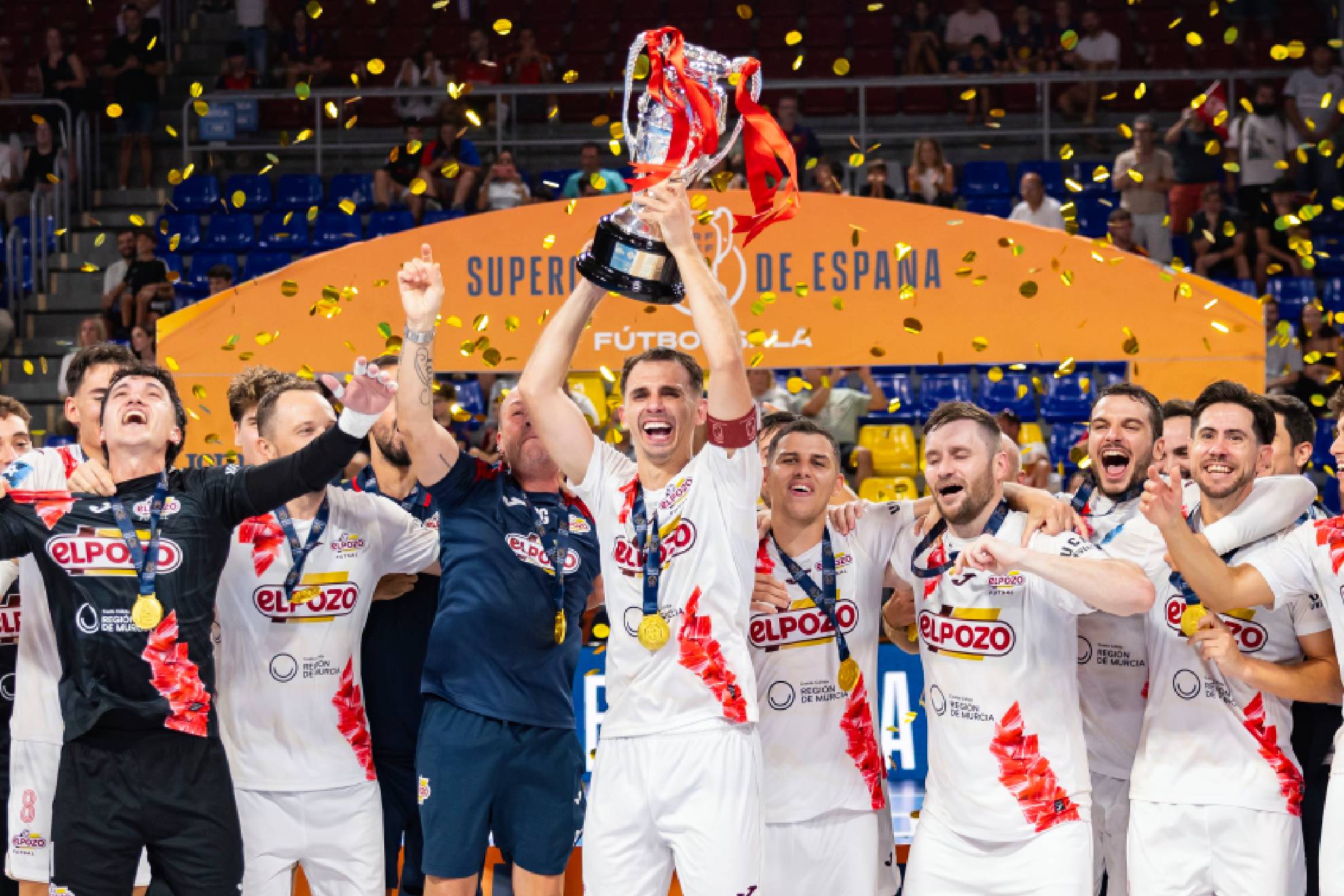 Marcel levanta la Supercopa RFEF