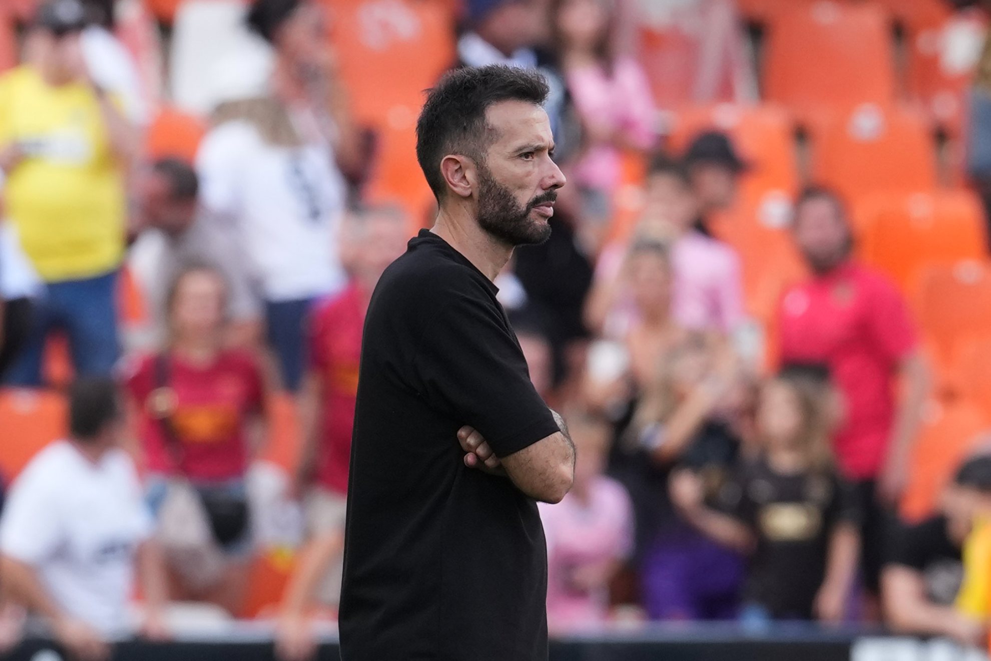 Corberán, durante el partido entre el Valencia y el Barcelona en Mestalla.