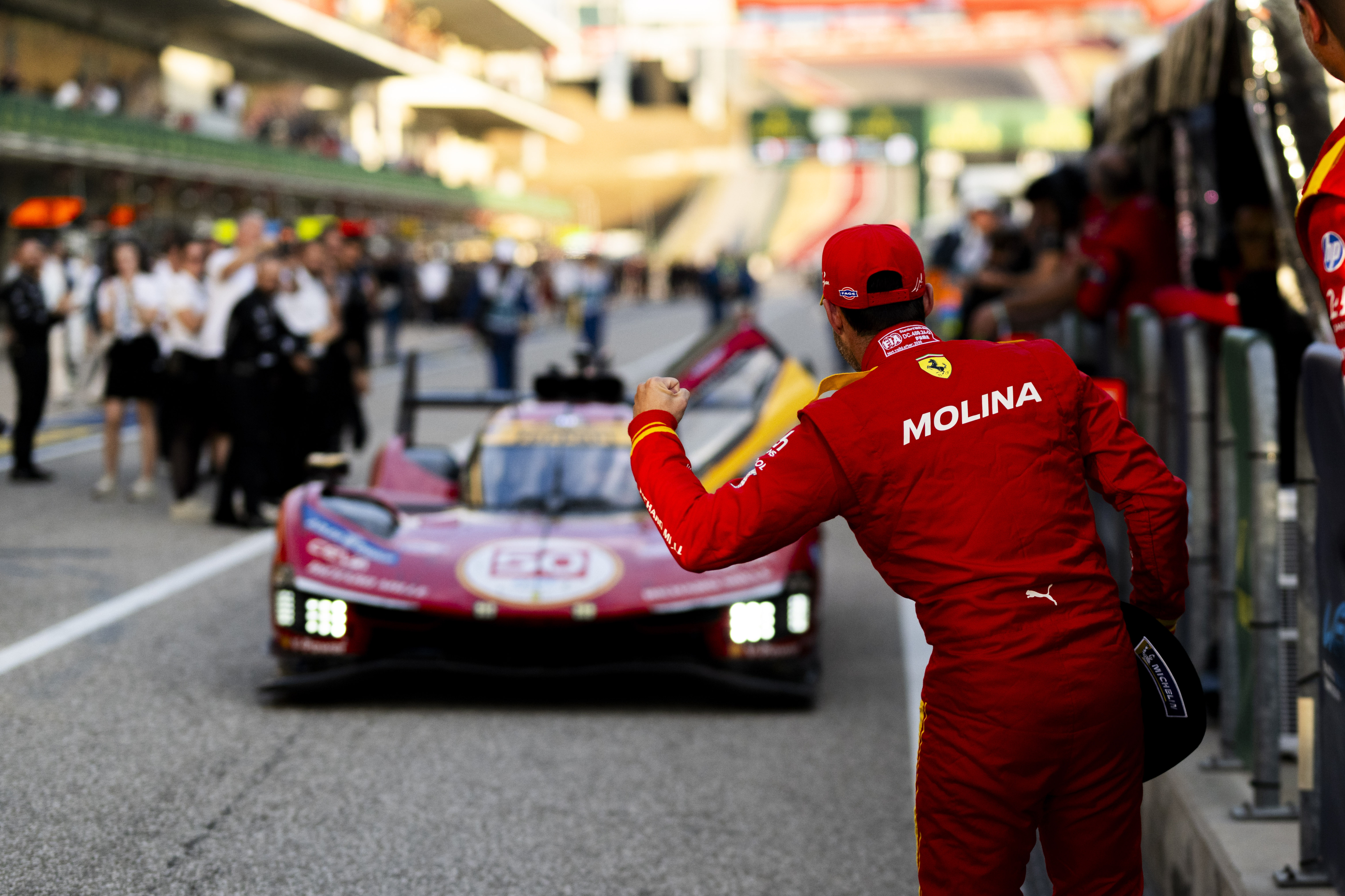 Miguel Molina celebra el triunfo en COTA, el primero de la temporada