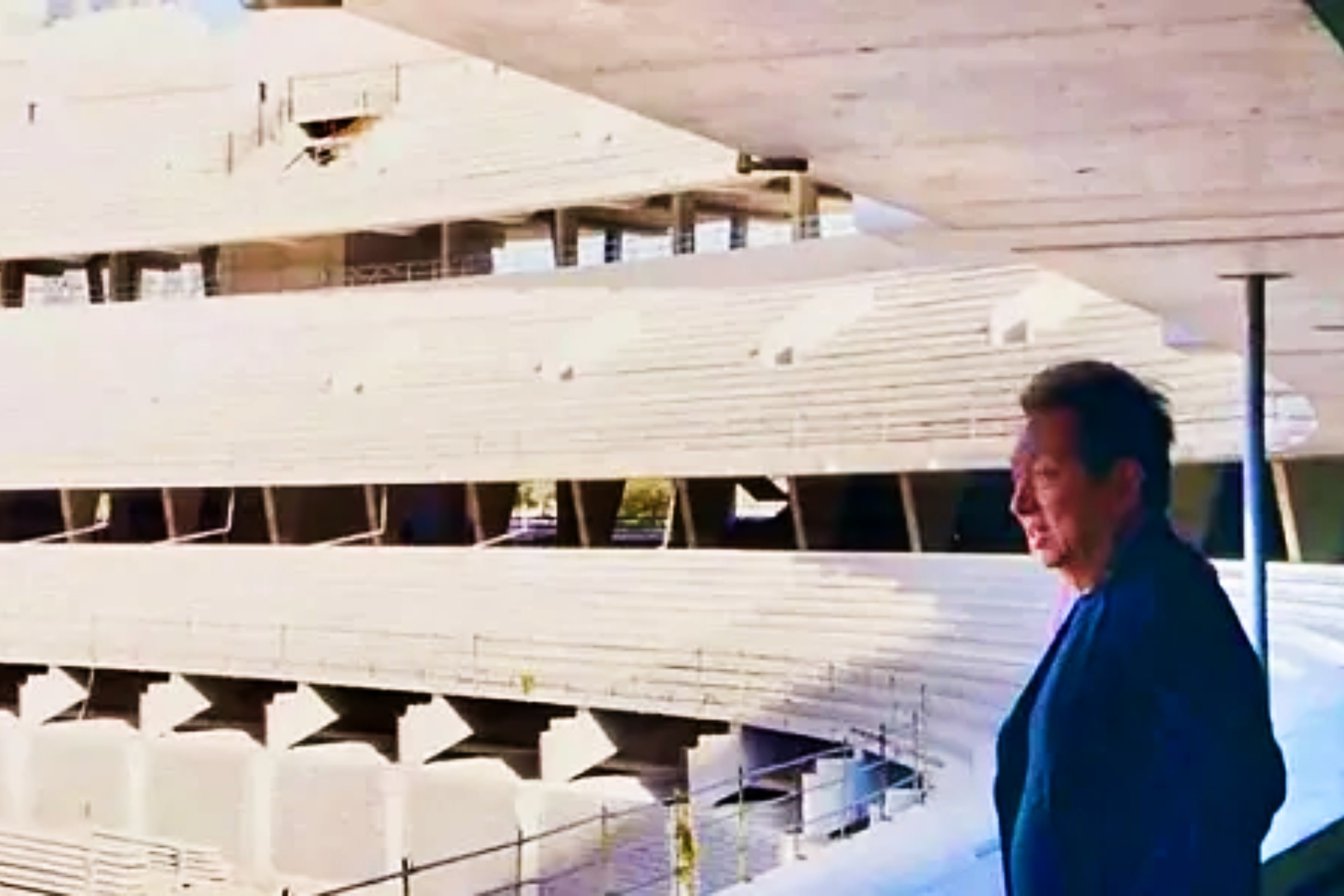 Peter Lim en una de sus visitas al Nou Mestalla.