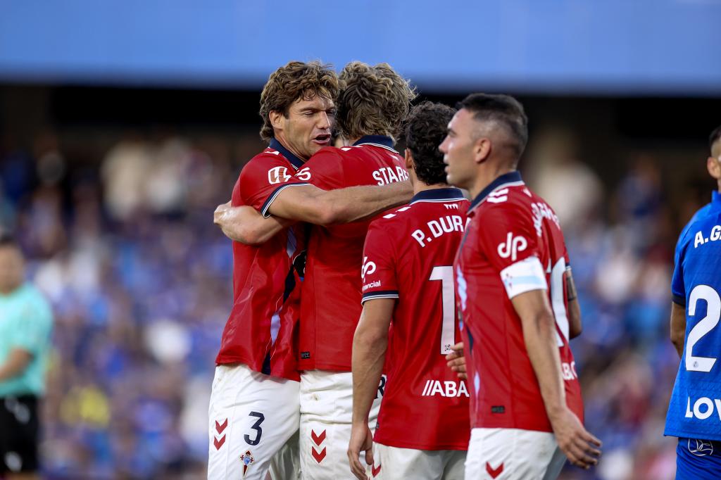 Carl Starfelt celebra tras anotar el primer gol de su equipo durante el partido ante el Getafe LALIGA