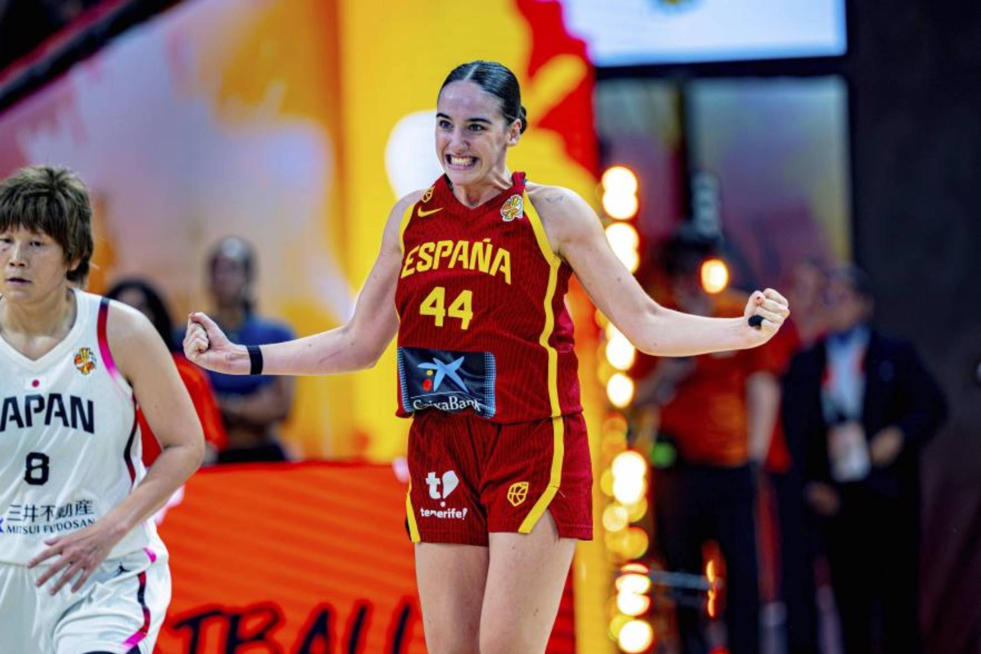 Iyana Martín celebra una canasta en el partido ante Japón. ALBERTO NEVADO (FEB)