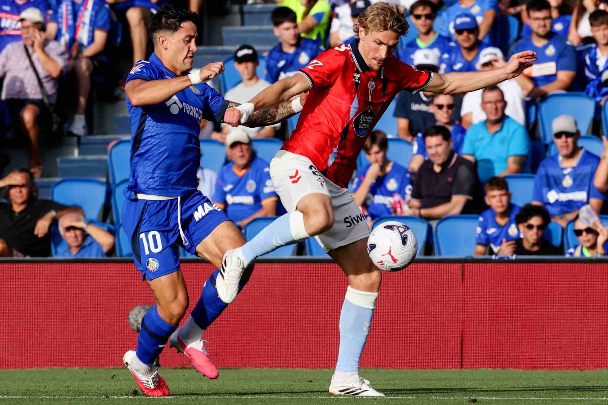 Starfelt, durante un lance del partido ante el Getafe EFE
