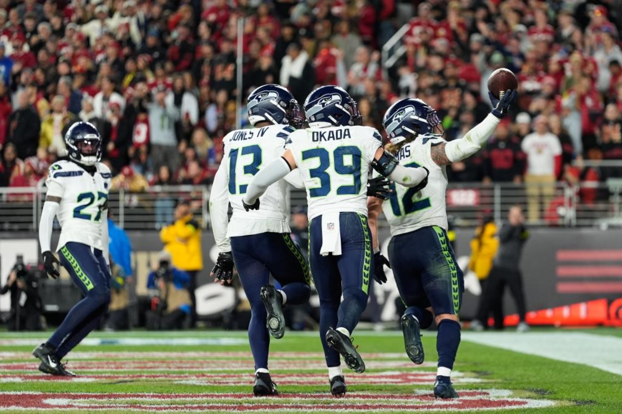 Varios jugadores de los los Seahawks LAPRESSE