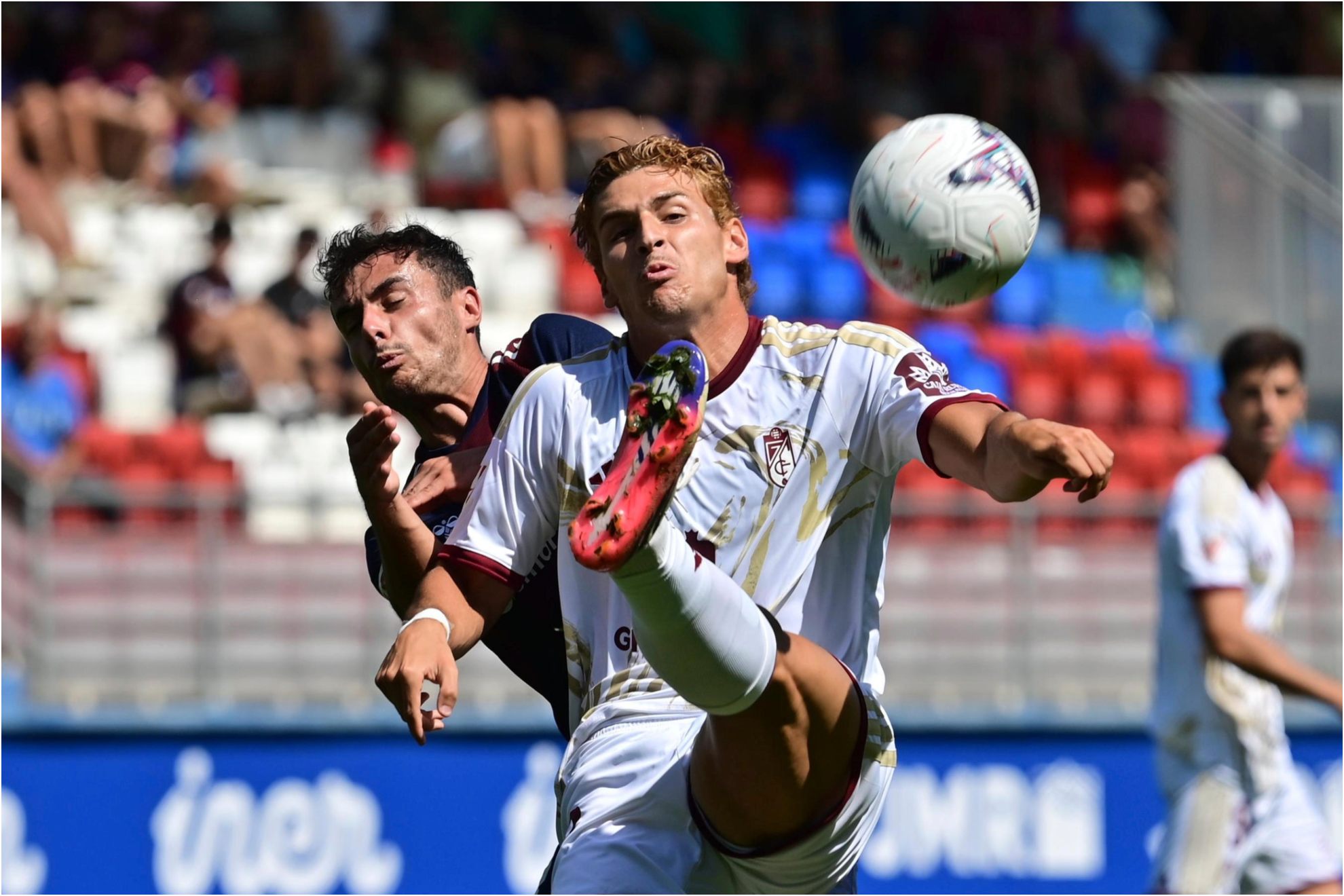 Un lance del Eibar - Granada de este curso. LALIGA