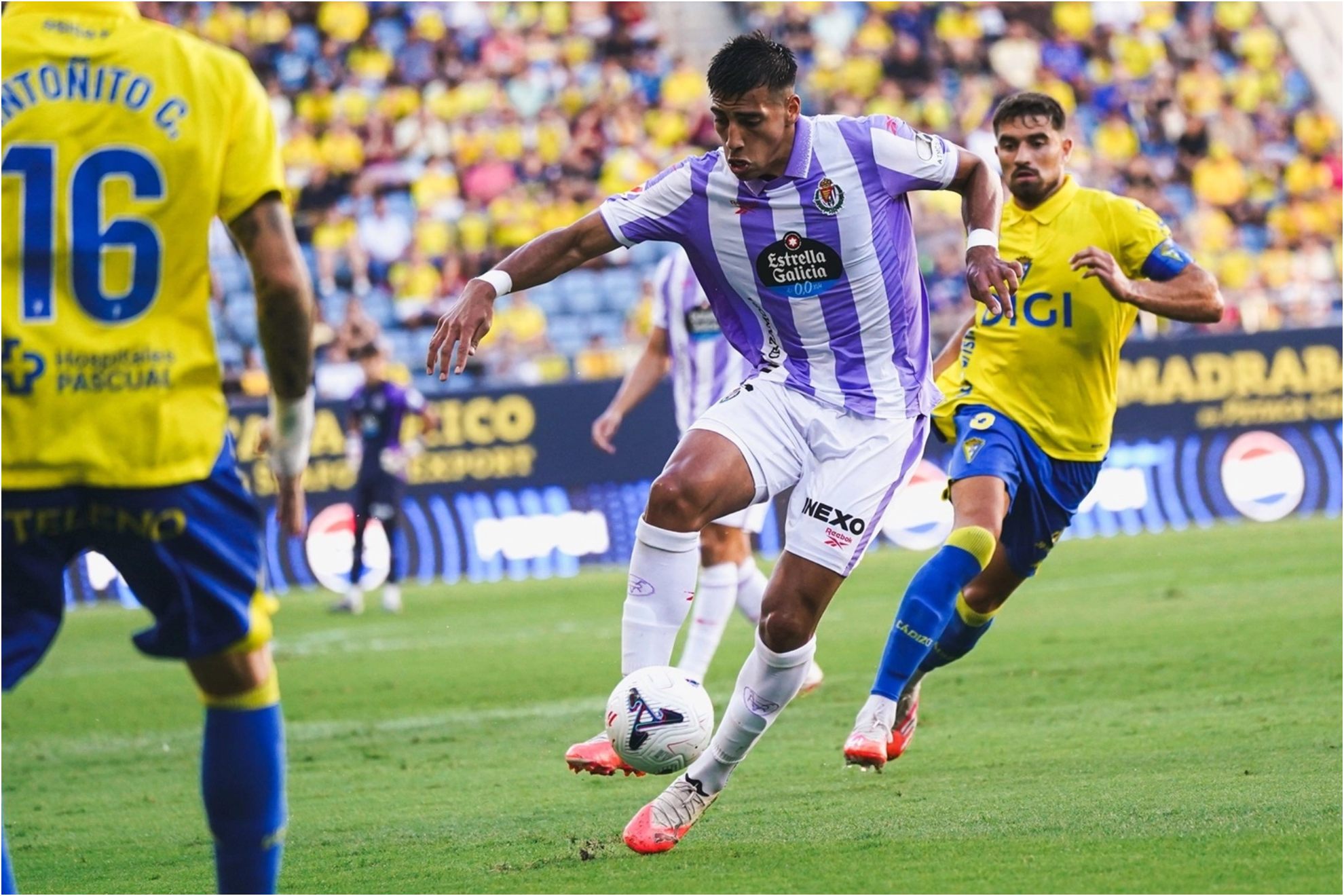 Thiago Ojeda, ante el Cádiz VALLADOLID FC