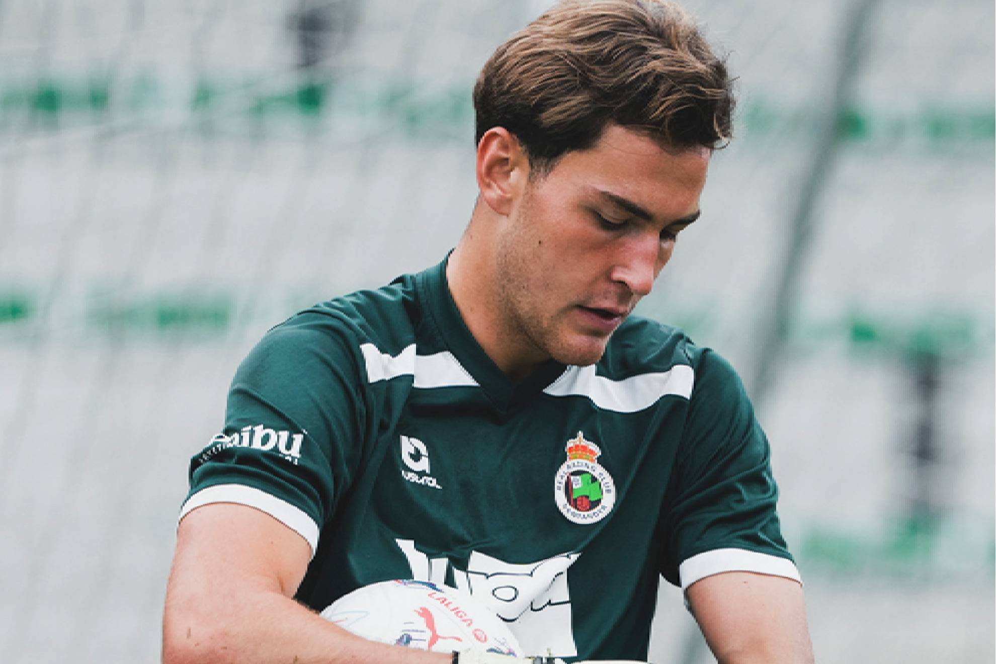 Eriksson se ve obligado a parar por sus molestias físicas
