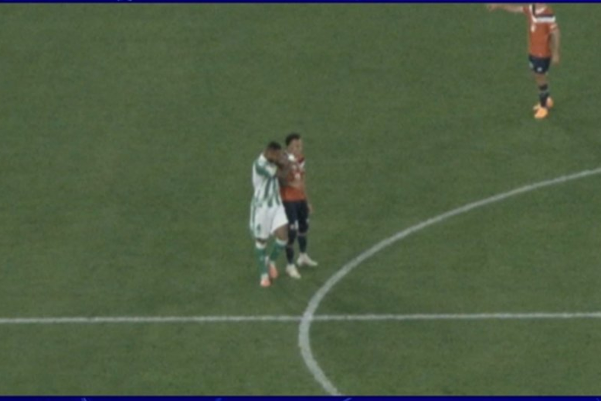 Ethan Mbappé agrade a Natan.