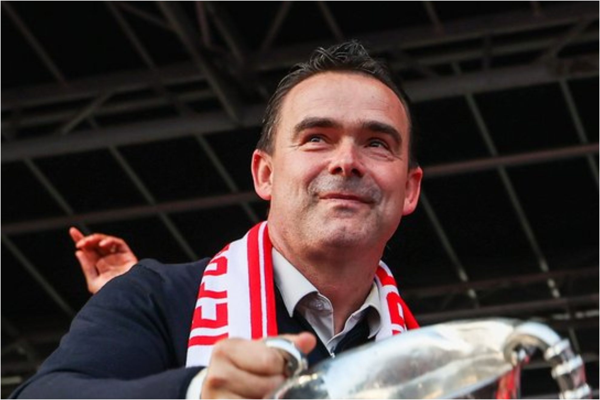 El futbolista exazulgrana celebra un título con el Royal Antwerp Football Royal Antwerp Football