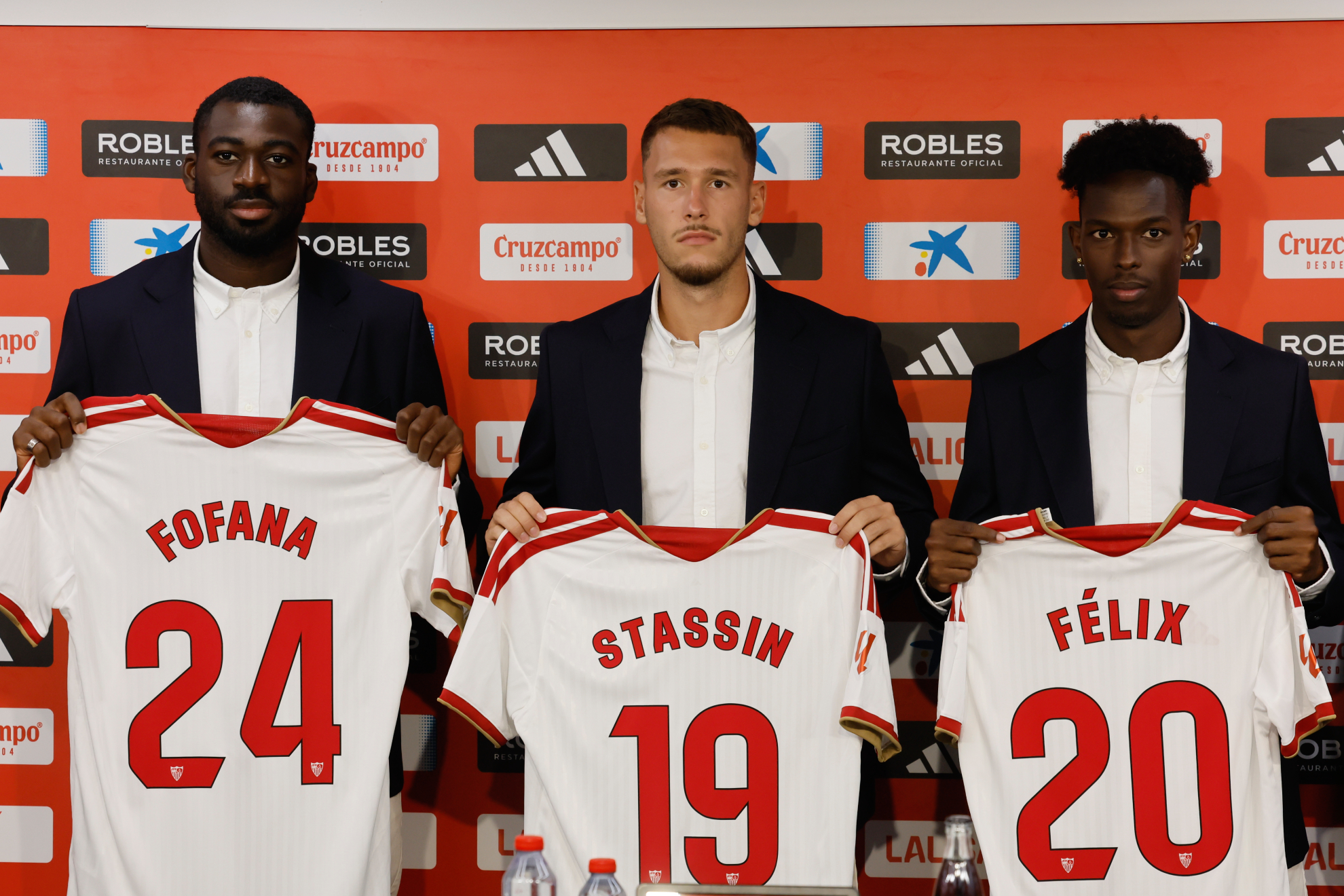 Fofana, Stassin y Correia, presentados por el Sevilla