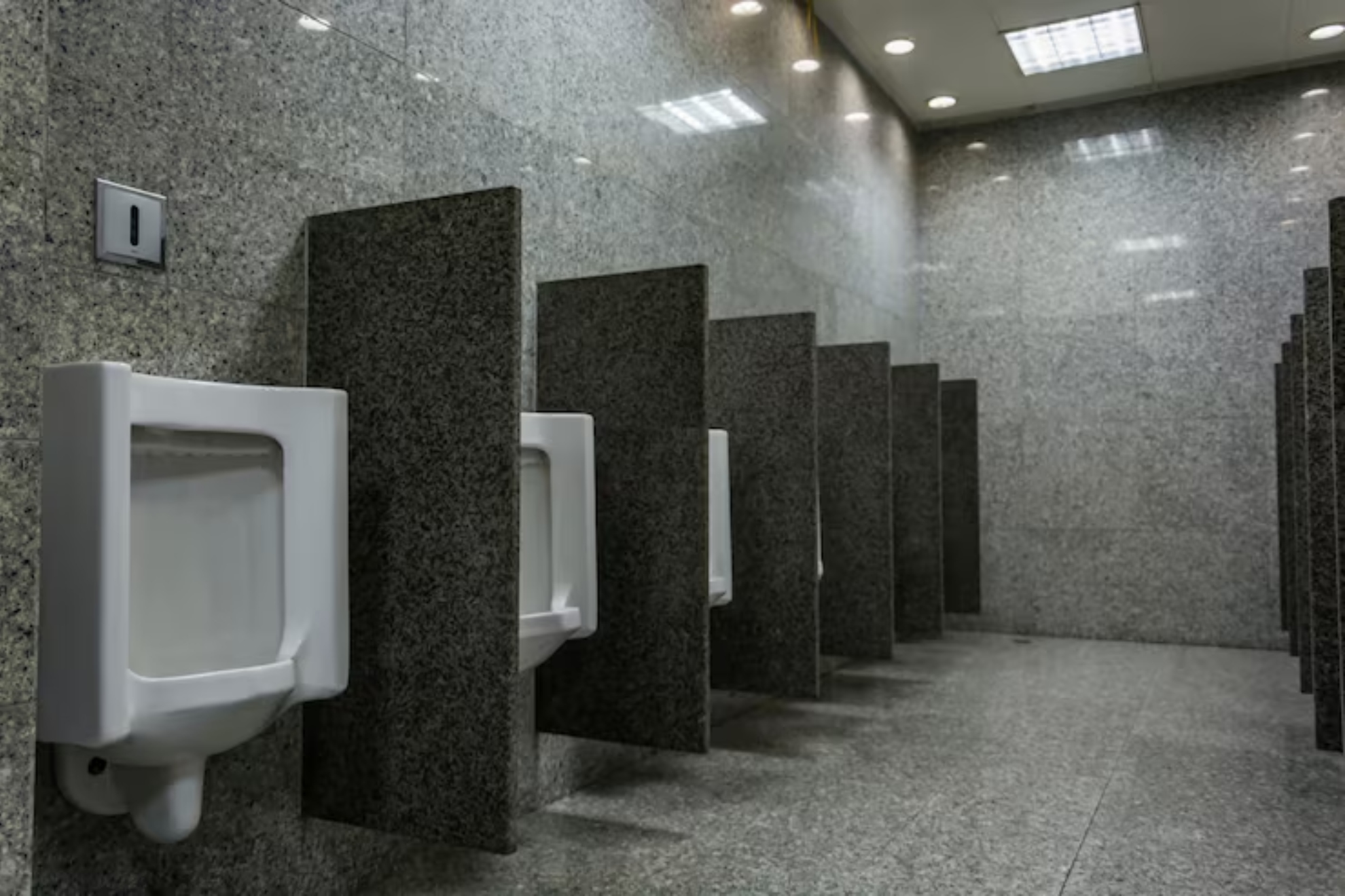 Interior de un baño, imagen de recurso. Pixabay.