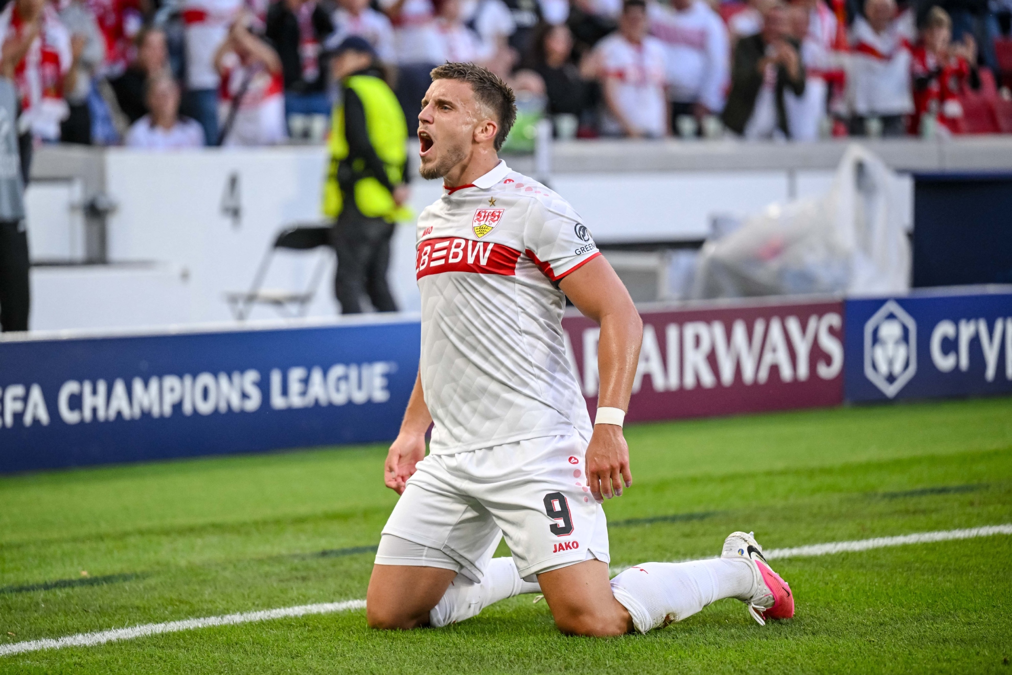 Demirovic anota para el Stuttgart. LAPRESSE.