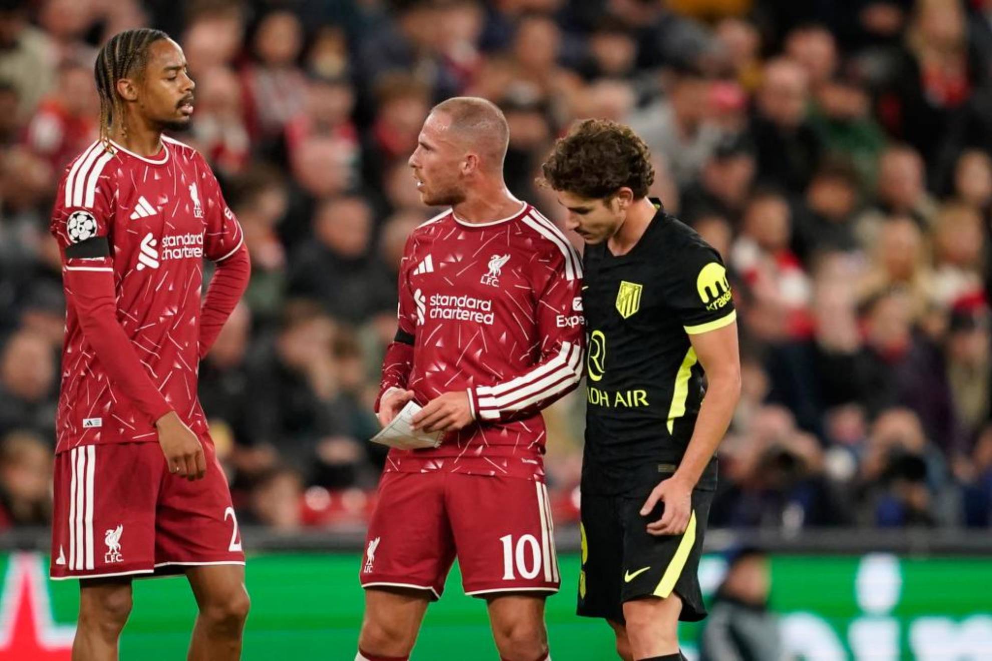 Julián en un momento del partido ante el Liverpool.