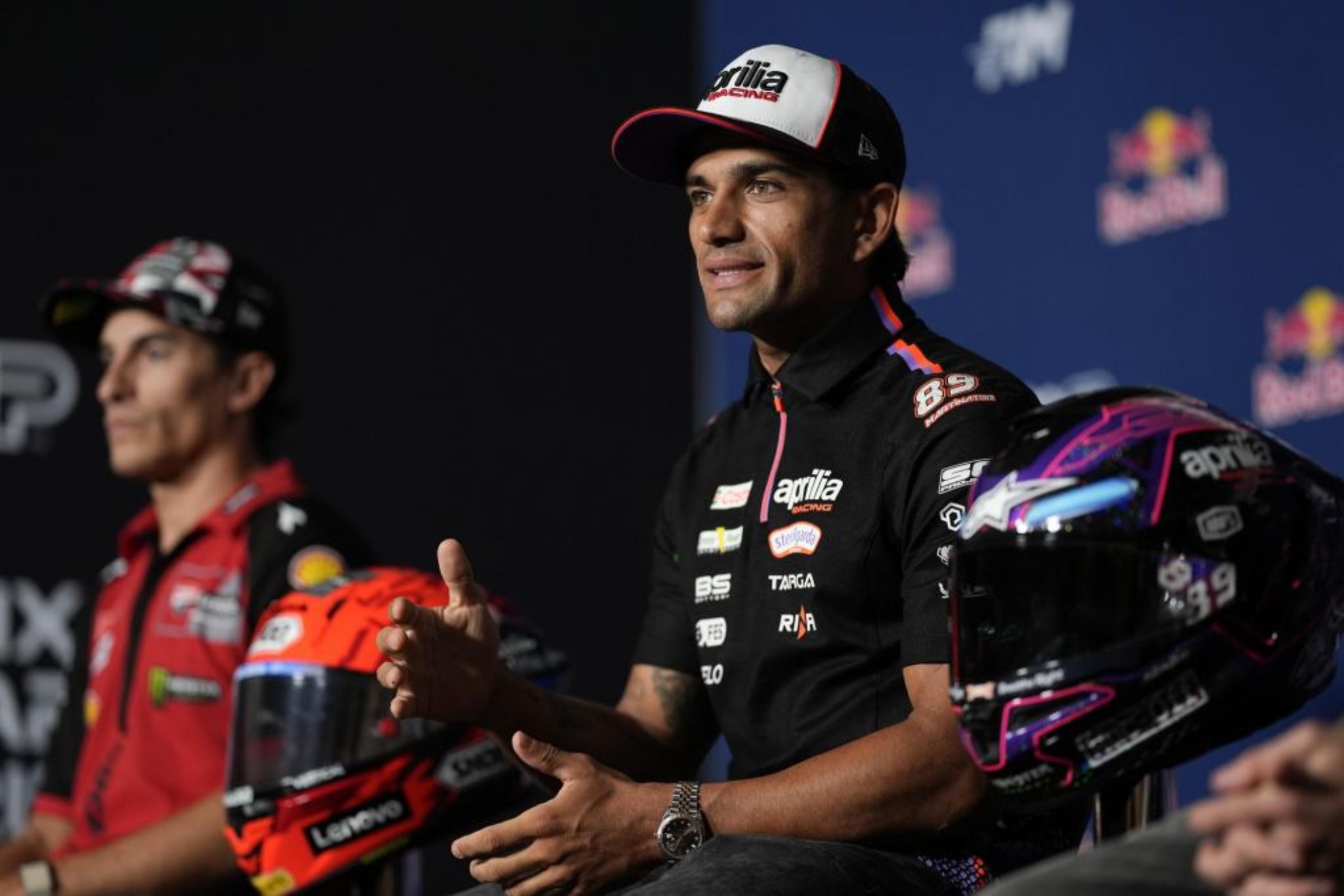 Jorge Martín, con Marc Márquez, en Misano. EFE