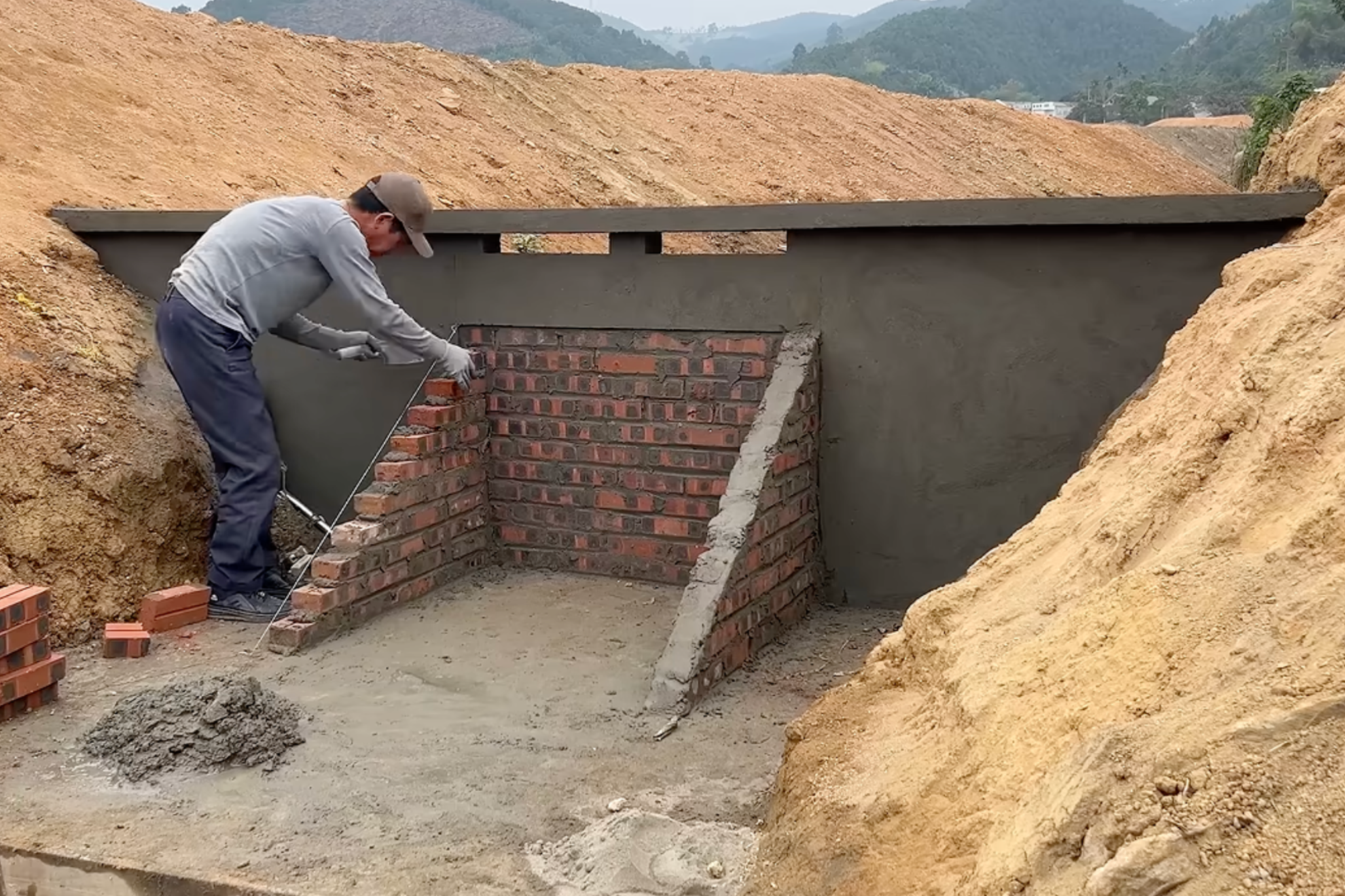 Momento de la construccion de la central hidroelectrica