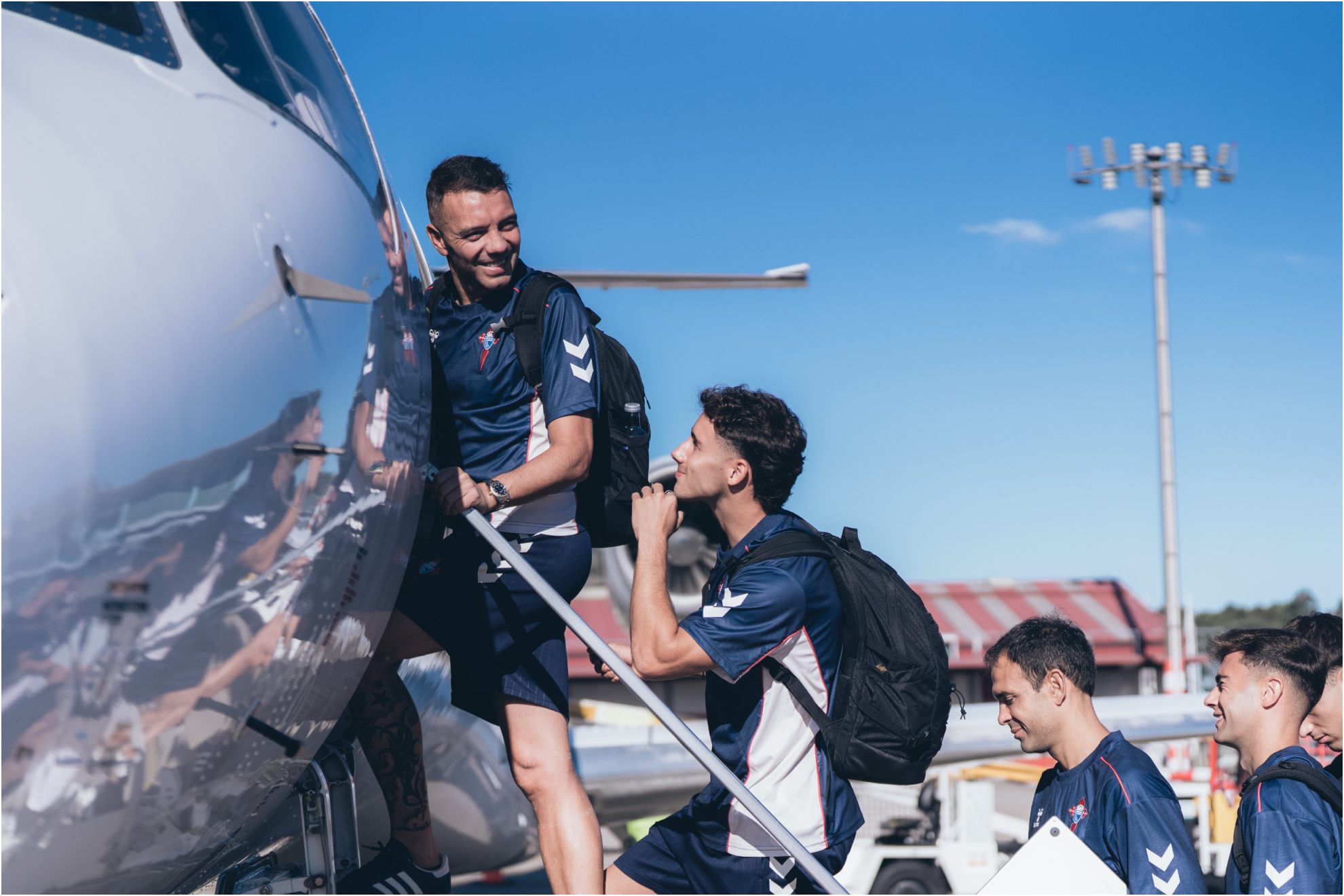 Los futbolistas del Celta cogiendo un avión CELTA DE VIGO