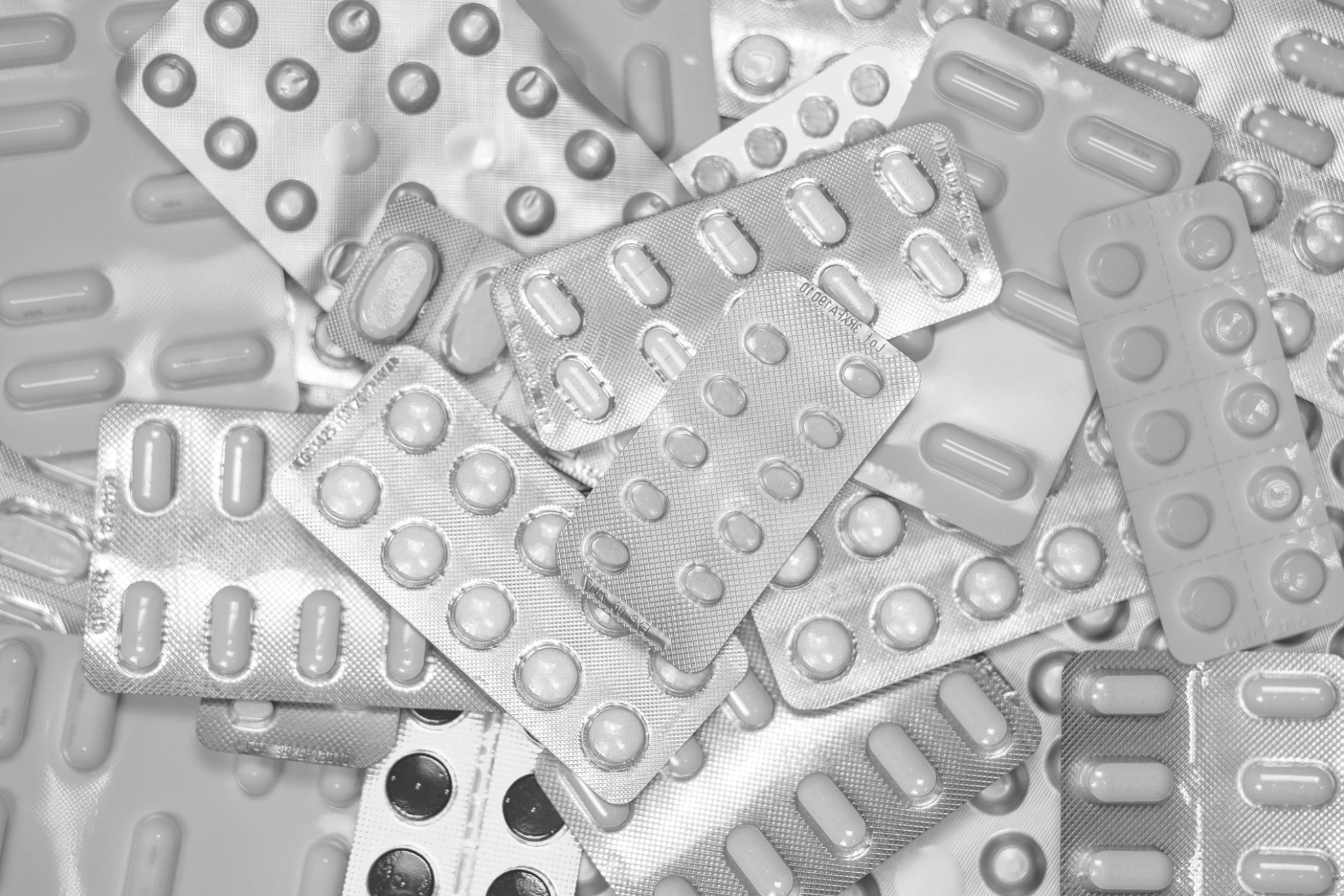 Imagen de recurso de varios blísteres de pastillas. Pixabay.