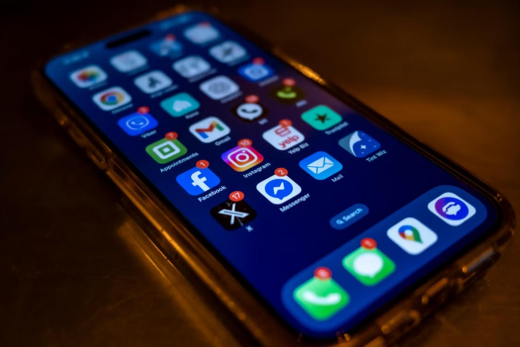 California declara la guerra a las redes sociales. PEXELS