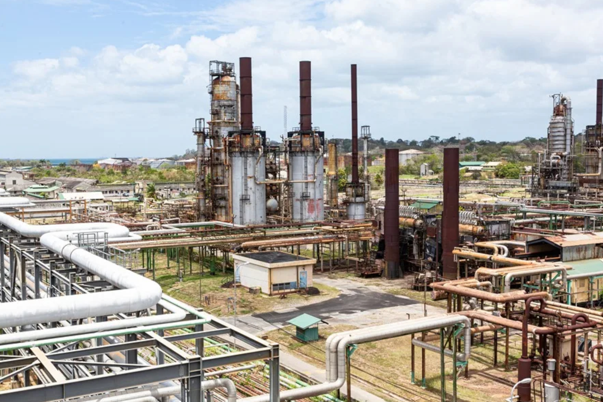 Imagen de una refinería EFE