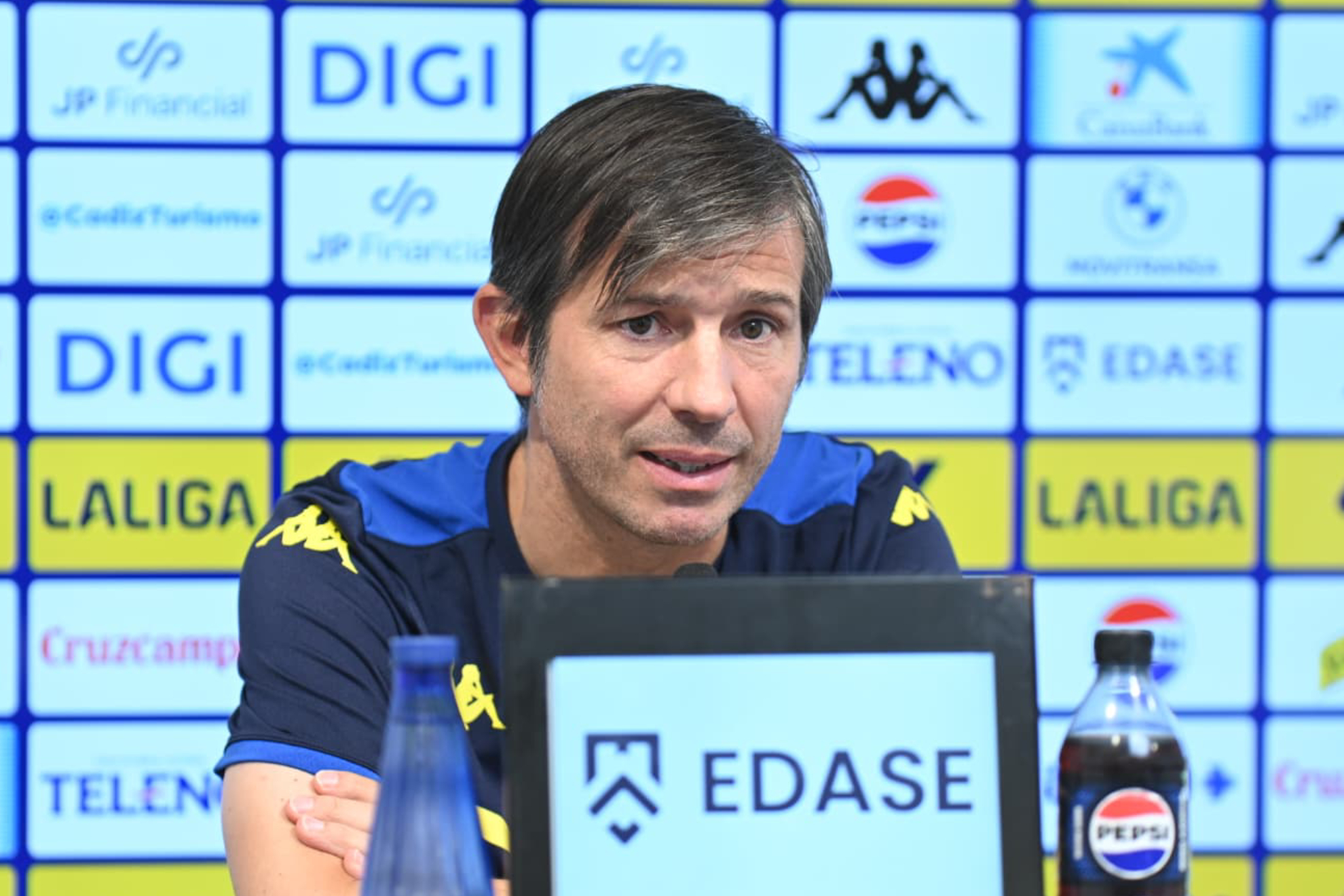Celades, en rueda de prensa. CÁDIZ CF