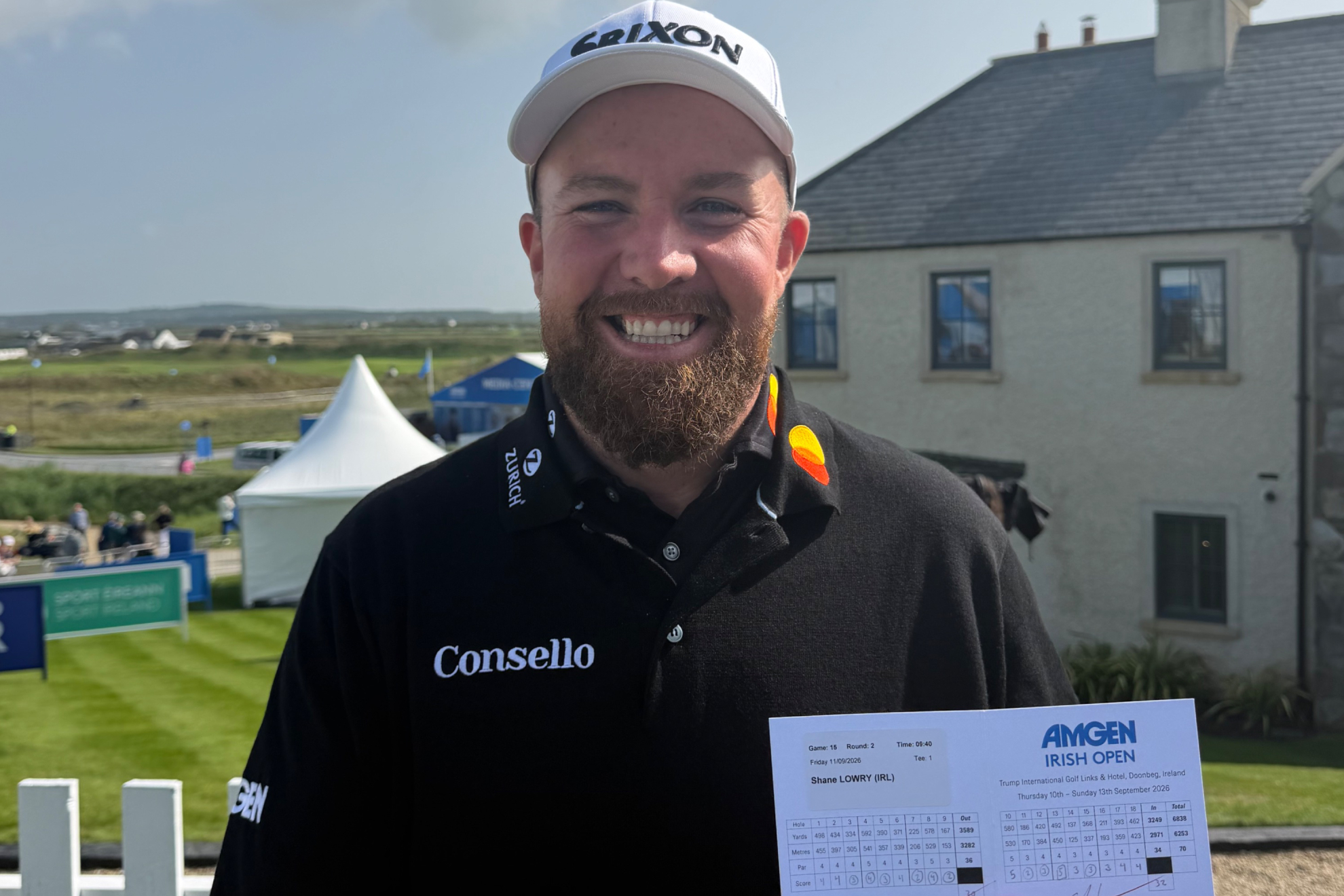 Shane Lowry, con su tarjeta de 62 golpes DP WORLD TOUR