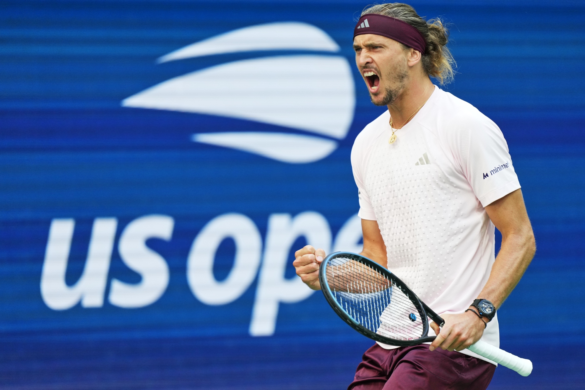 Zverev celebra un punto.