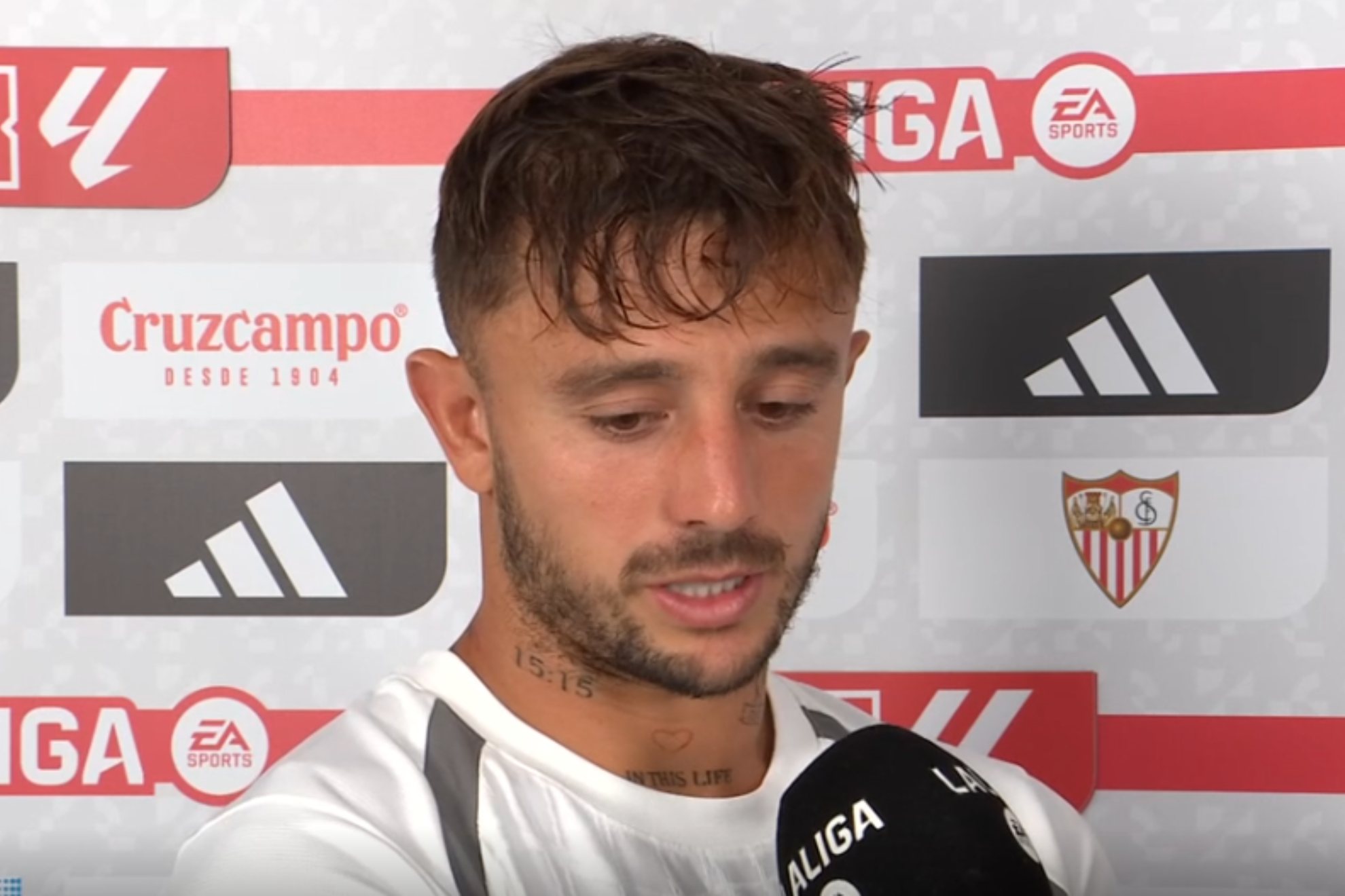 Pablo Maffeo atiende a DAZN tras el partido contra el Sevilla.