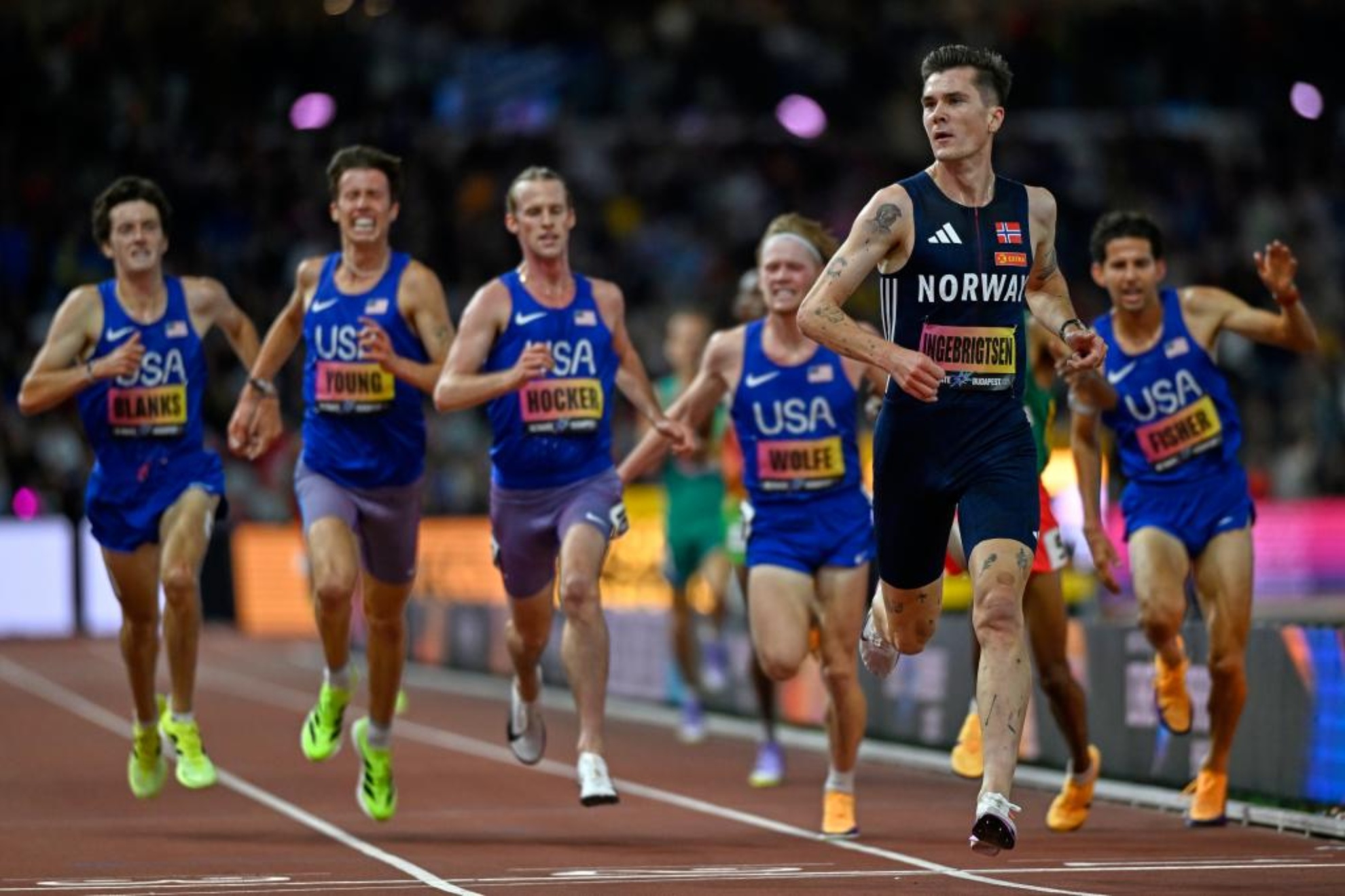 Jakob Ingebrigtsen, en su victoria del 5.000 LAPRESSE