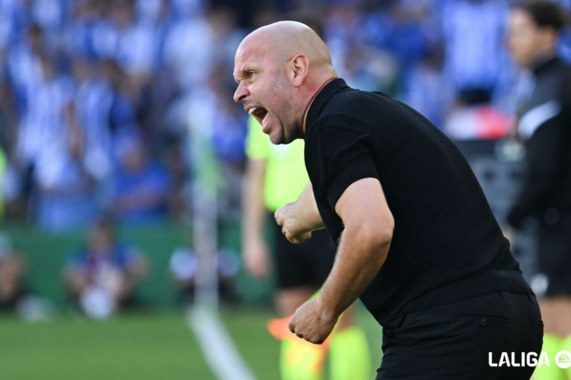José Alberto da una indicación en el encuentro ante el Alavés. LALIGA