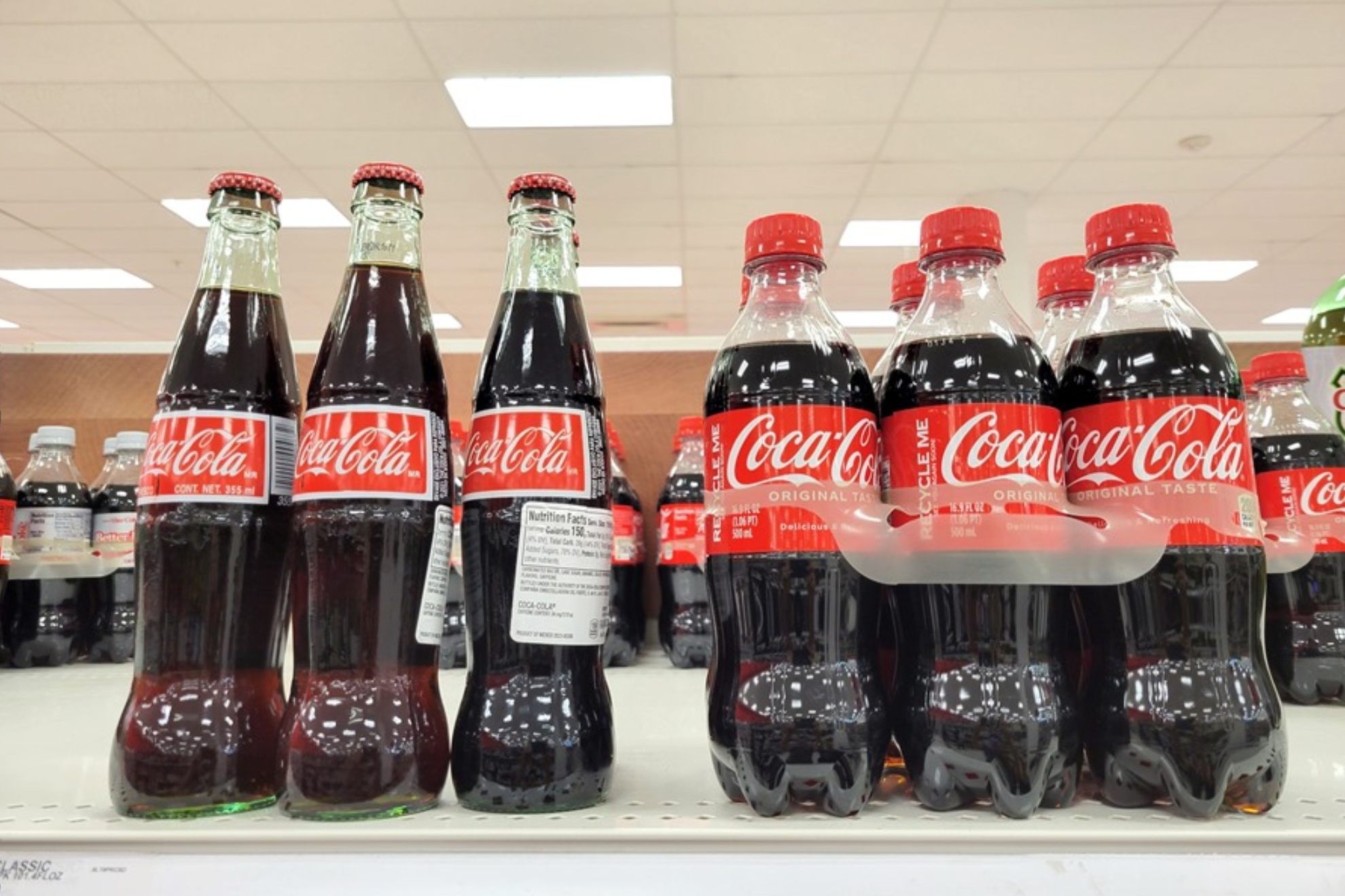 Aurelio Rojas, cardiólogo, revela cuál es mejor para la salud entre la Coca Cola normal y la Zero EFE