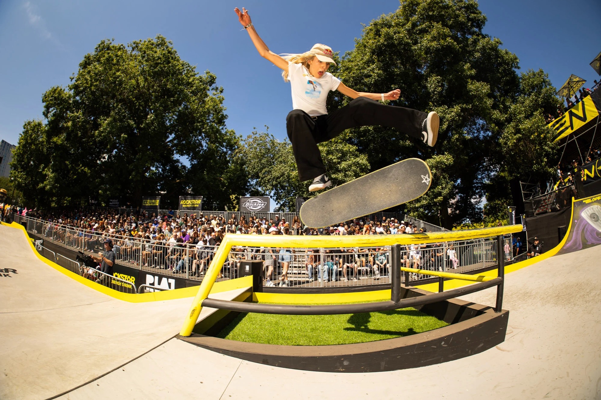 Chloe Covell se impuso en la categoría Street del Rockstar Energy Open disputado en Portland. The Platfrm